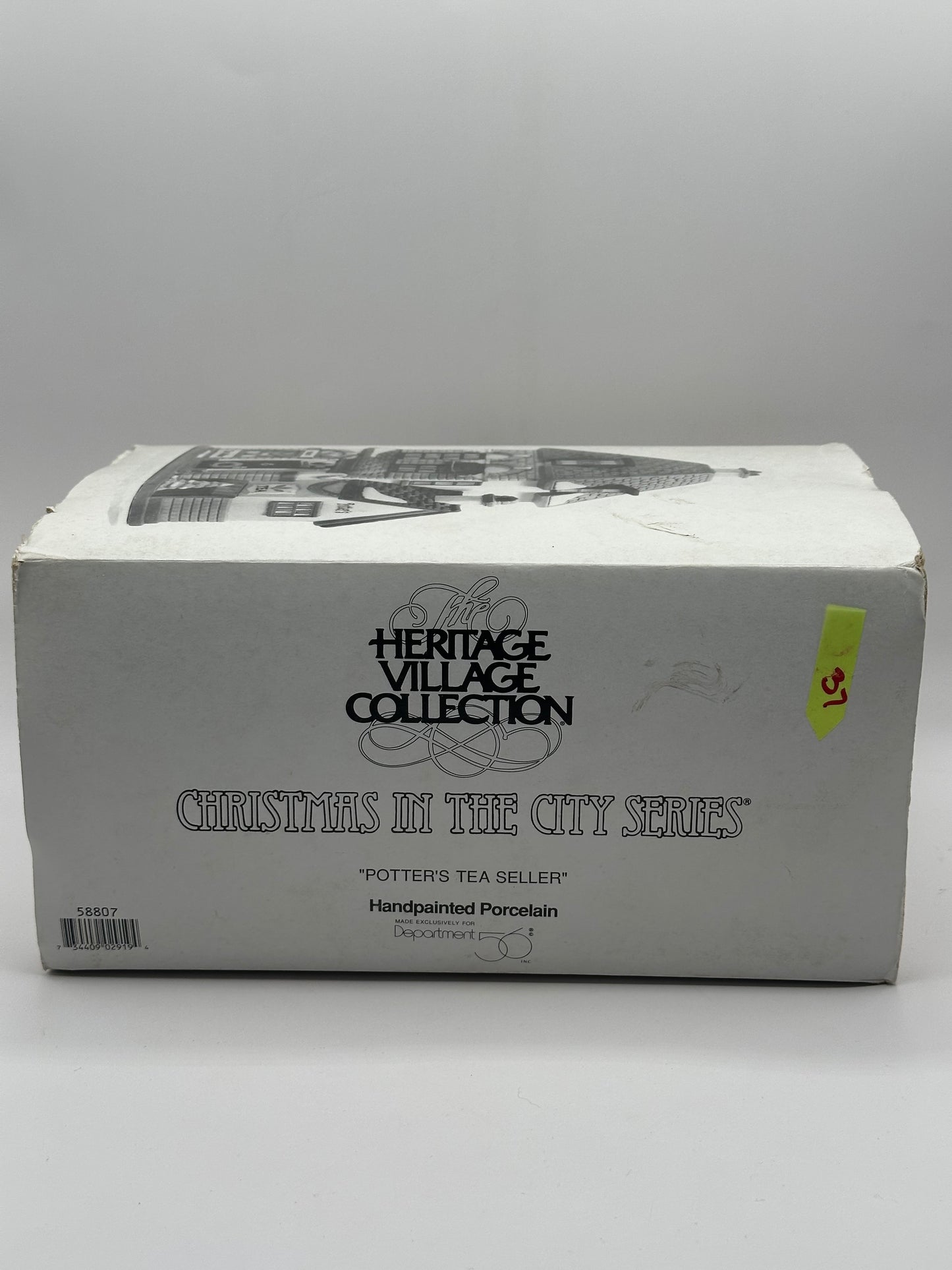 Department 56 - Potter's Tea Seller - Christmas in the City