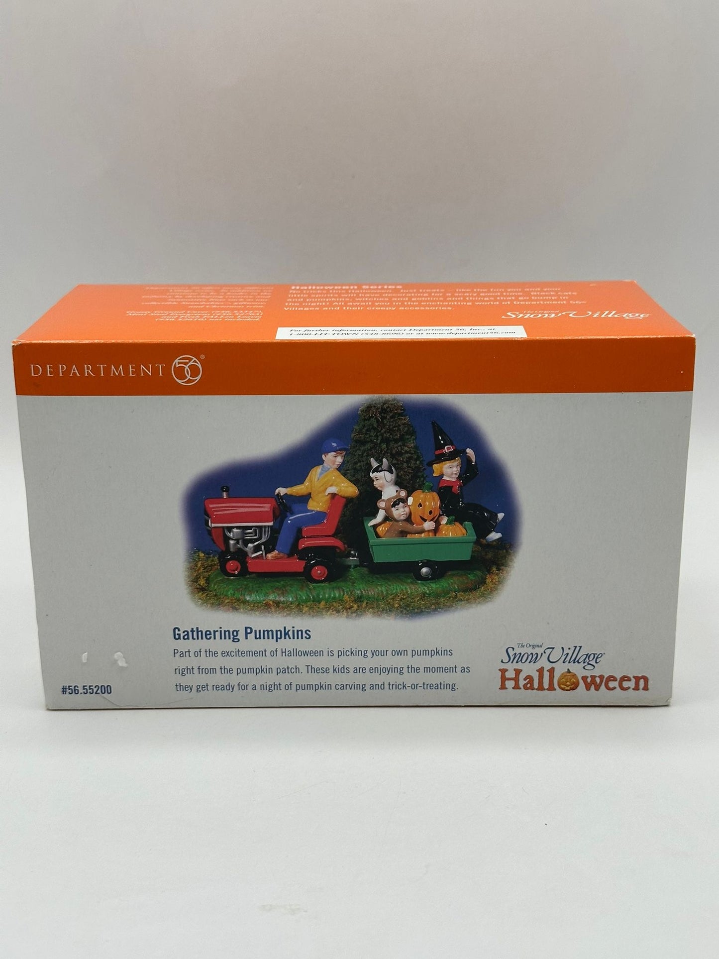 Department 56 - Gathering Pumpkins - Snow Village Halloween