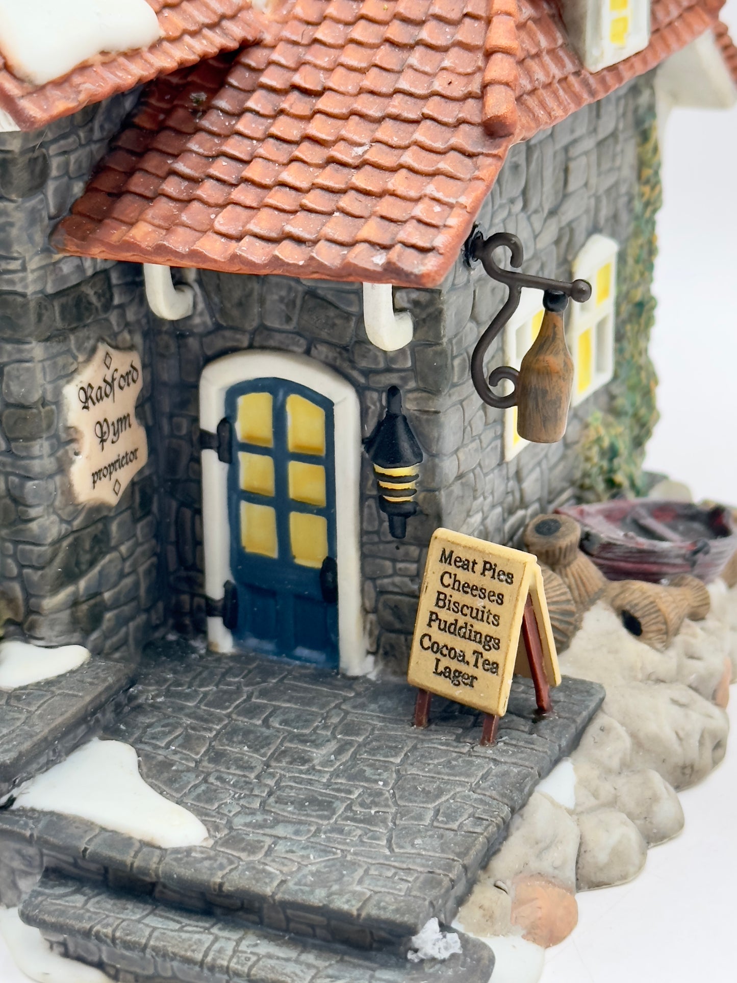 Department 56 - The Leather Bottle - Dickens' Village