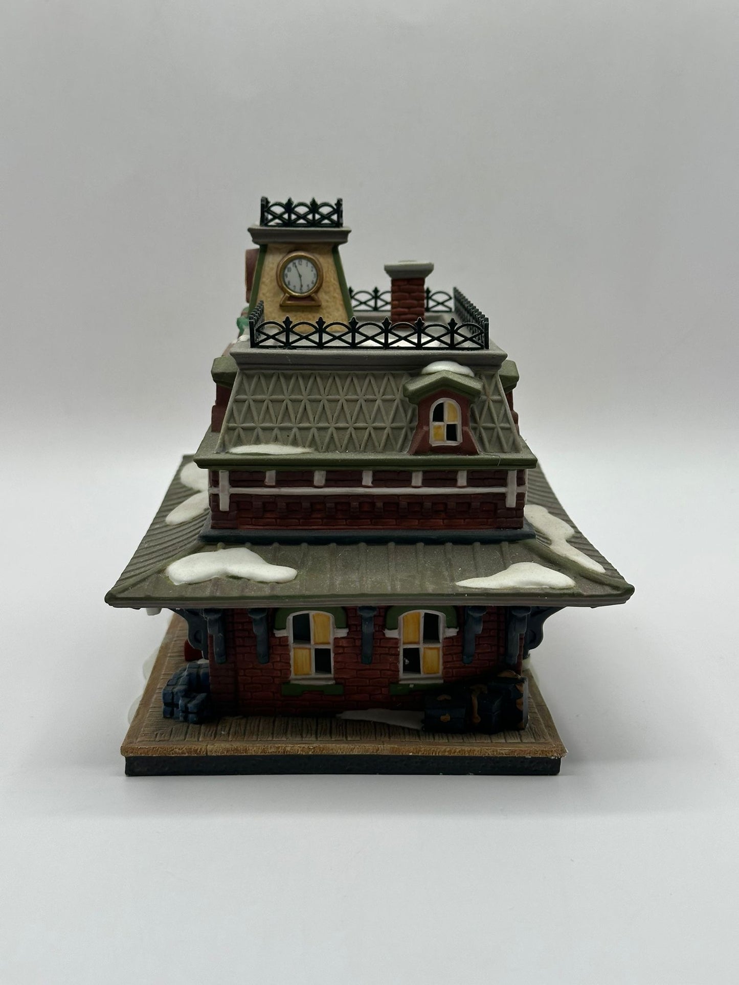 Department 56 - Susquehanna Station - New England Village
