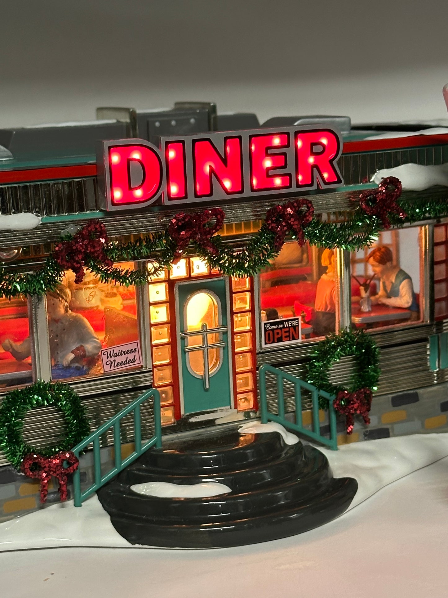 Department 56 - Shelly's Diner - Original Snow Village
