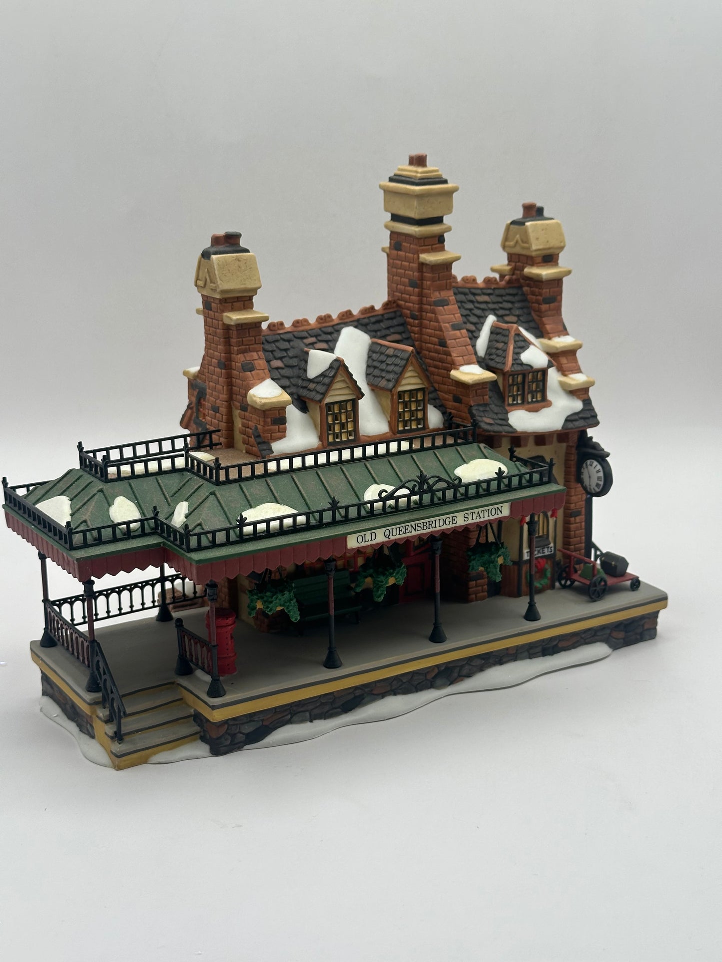 Department 56 - Old Queensbridge Station - Dickens' Village