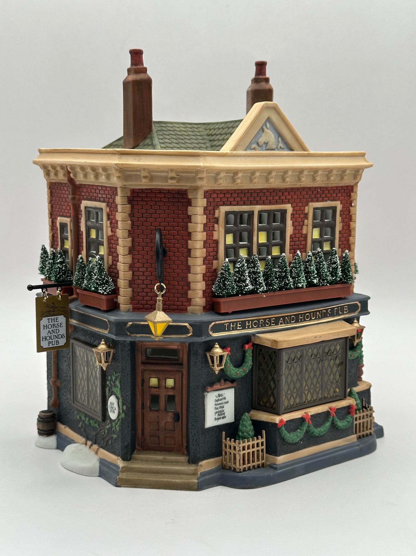 Department 56 - The Horse and Hound Pub - Dickens' Village