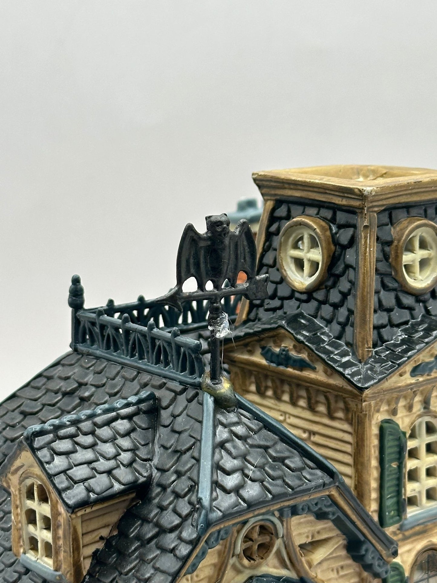 Lemax Spooky Town - Greaves Manor