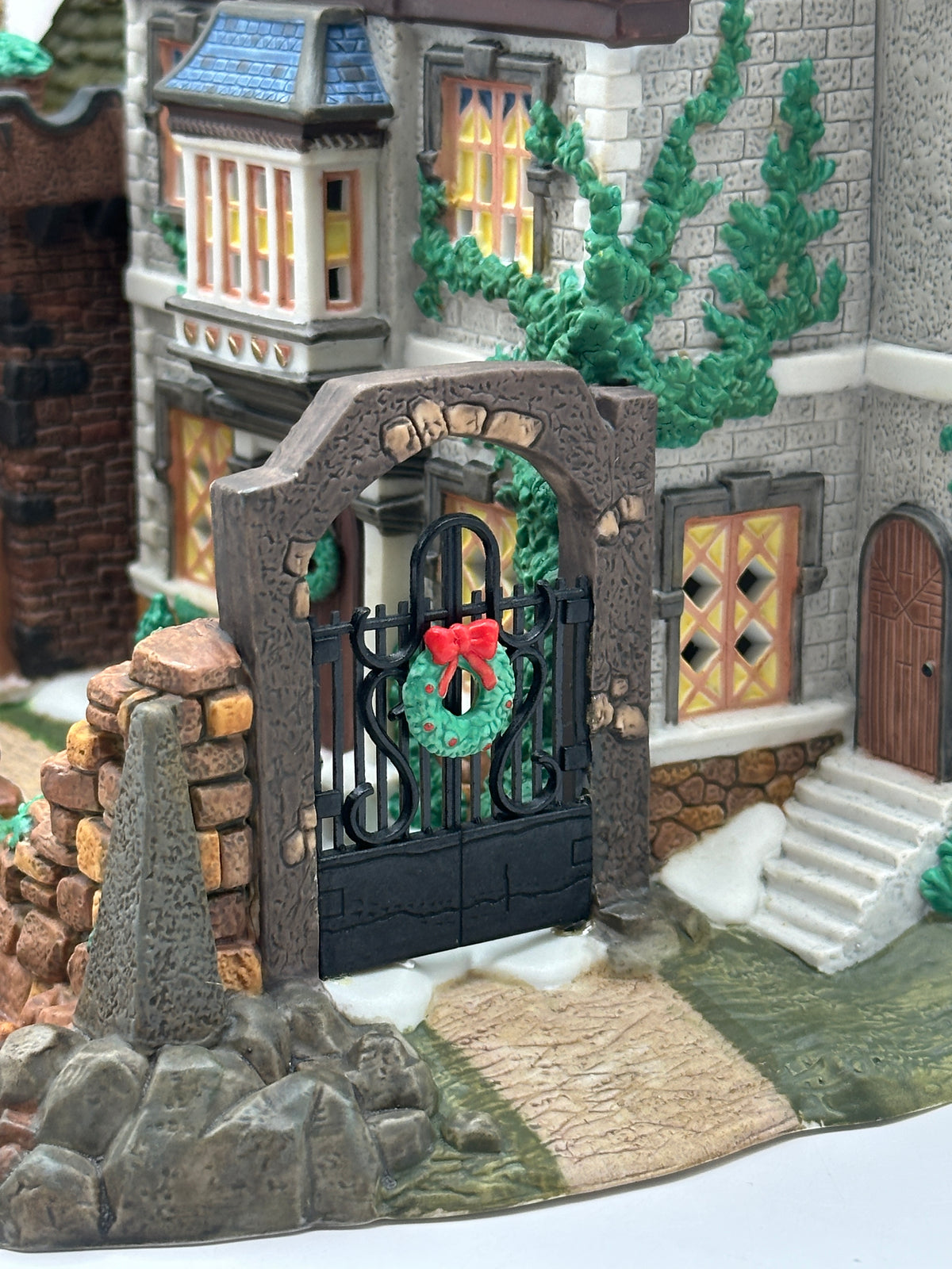 Department 56 - Sheffield Manor - Dickens’ Village