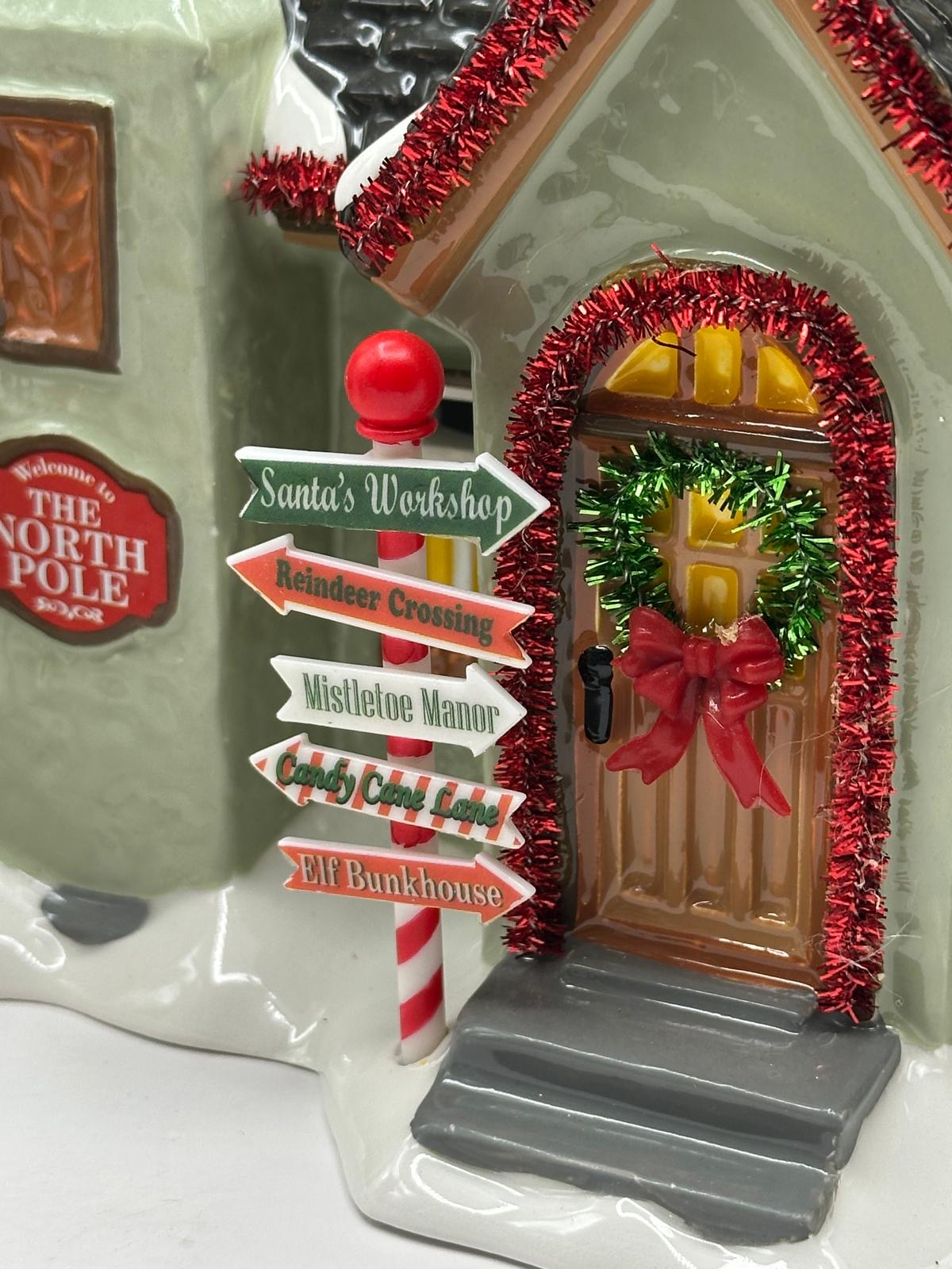 Department 56 - The North Pole House (Christmas Lane) - Original Snow Village