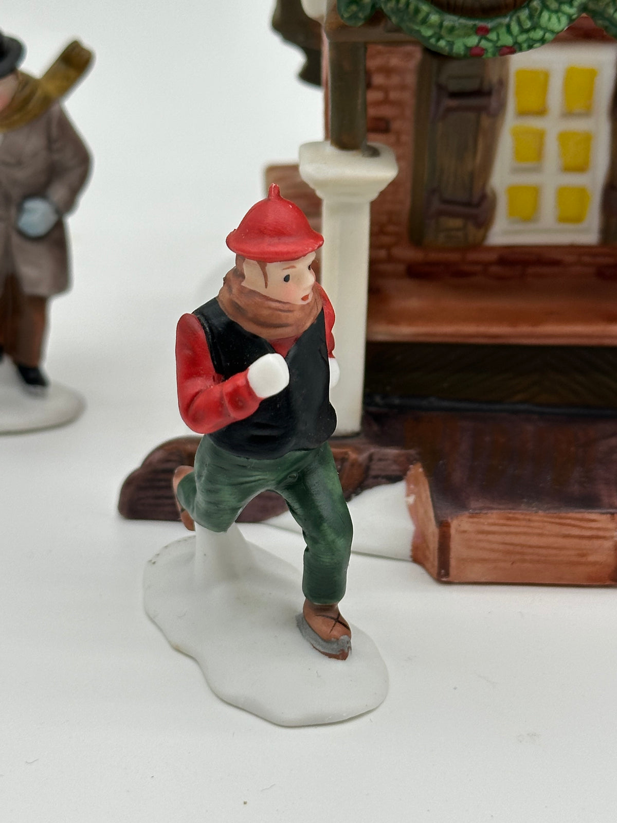 Department 56 - Childe Pond and Skaters - Dickens’ Village