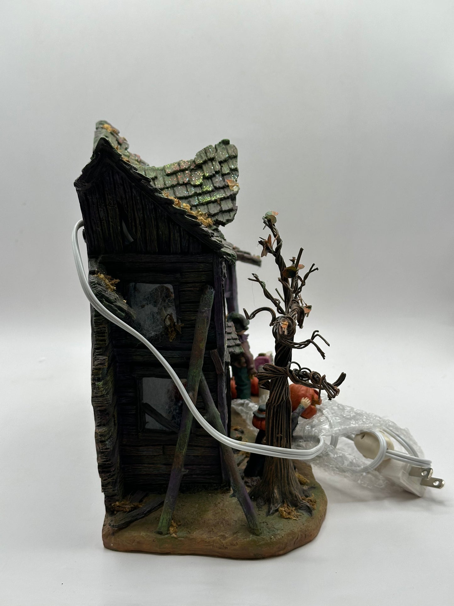 Department 56 - Lit Haunted Scene