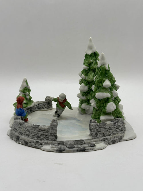 Department 56 - Skating Pond - Christmas in the City