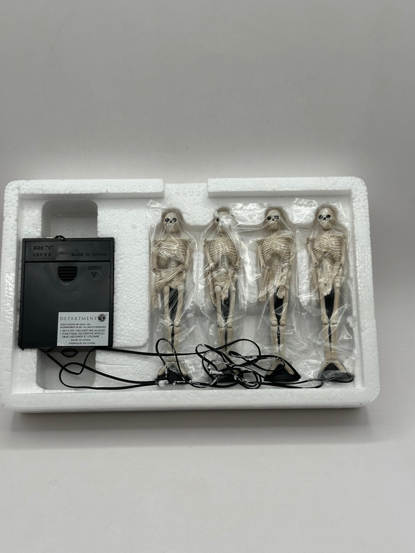 Department 56 - Skull Street Lamps - Snow Village Halloween