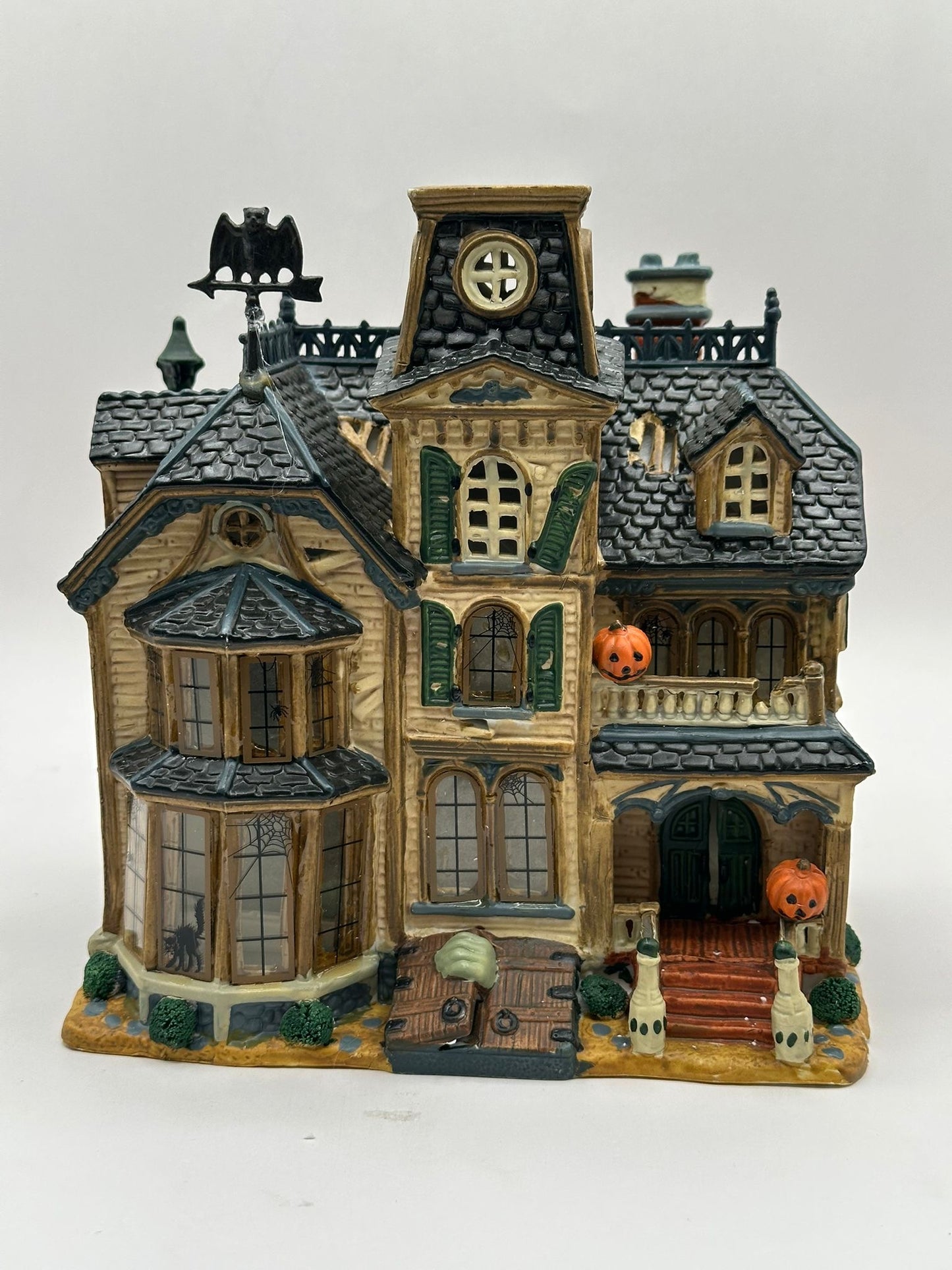 Lemax Spooky Town - Greaves Manor