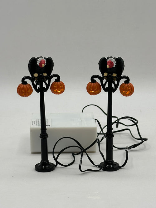 Department 56 - Gothic Street Lamp - Snow Village Halloween