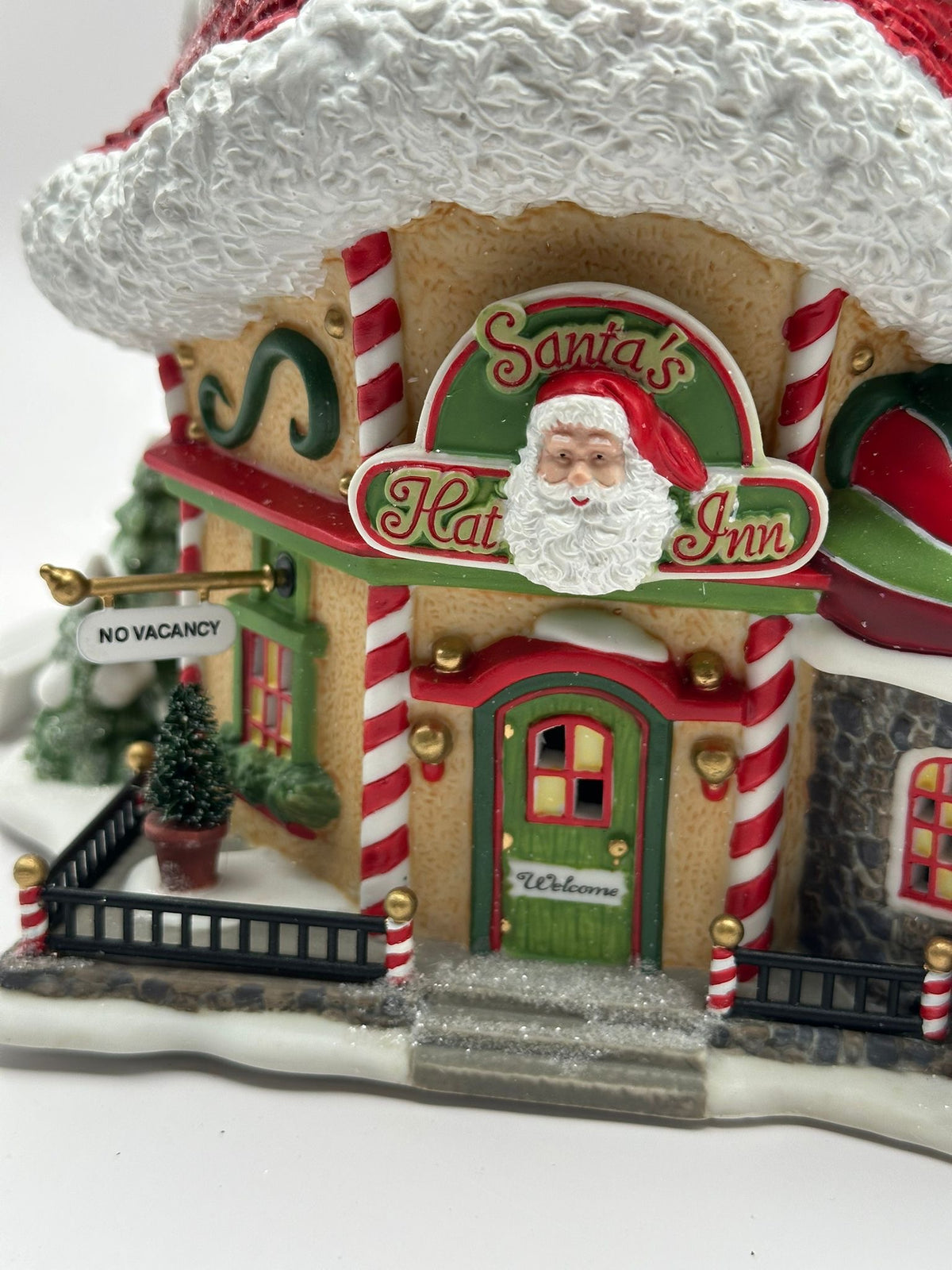 Department 56 - Santa's Hat Inn - North Pole Series