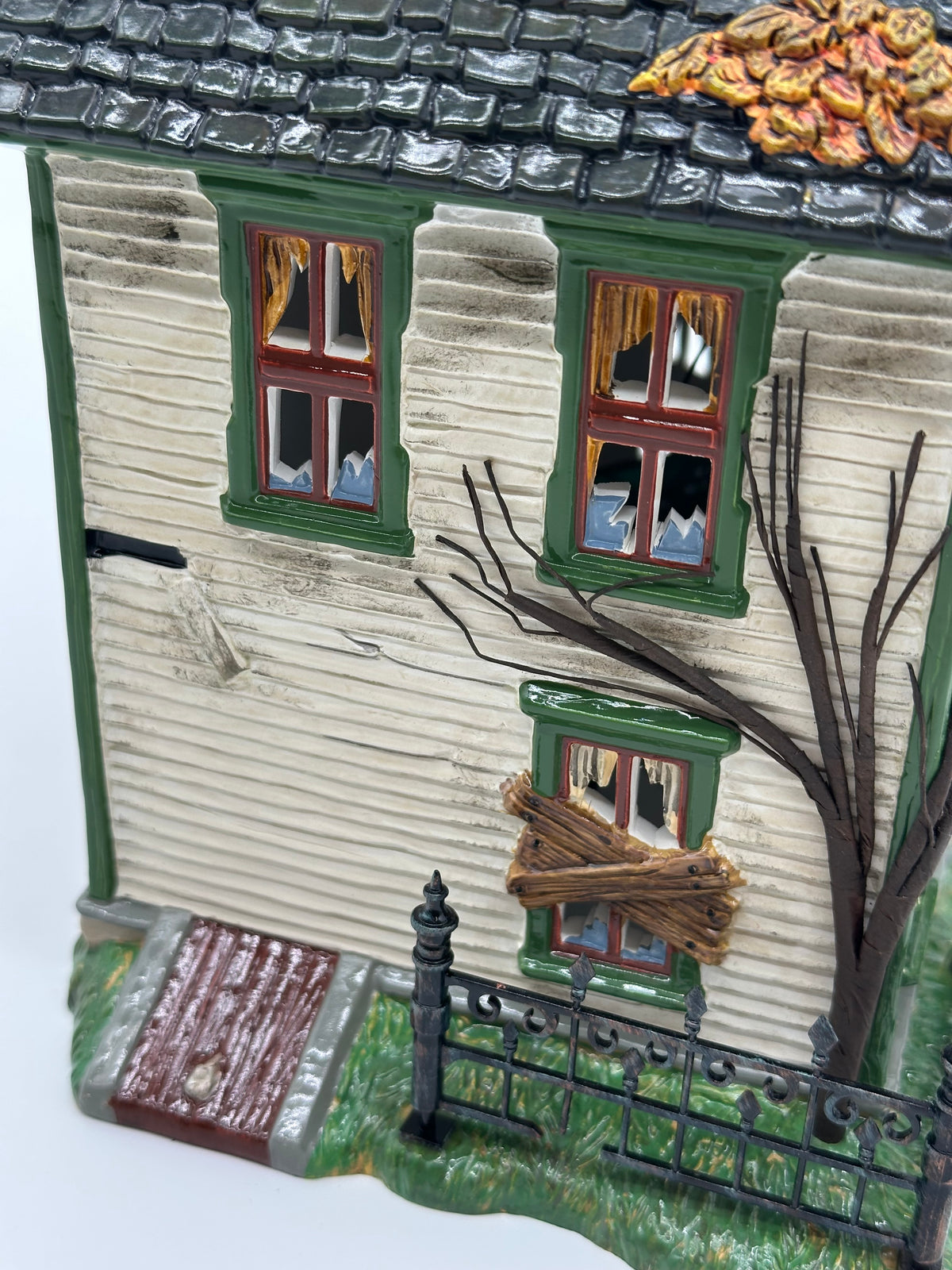 Department 56 - Spooky Farmhouse - Snow Village Halloween