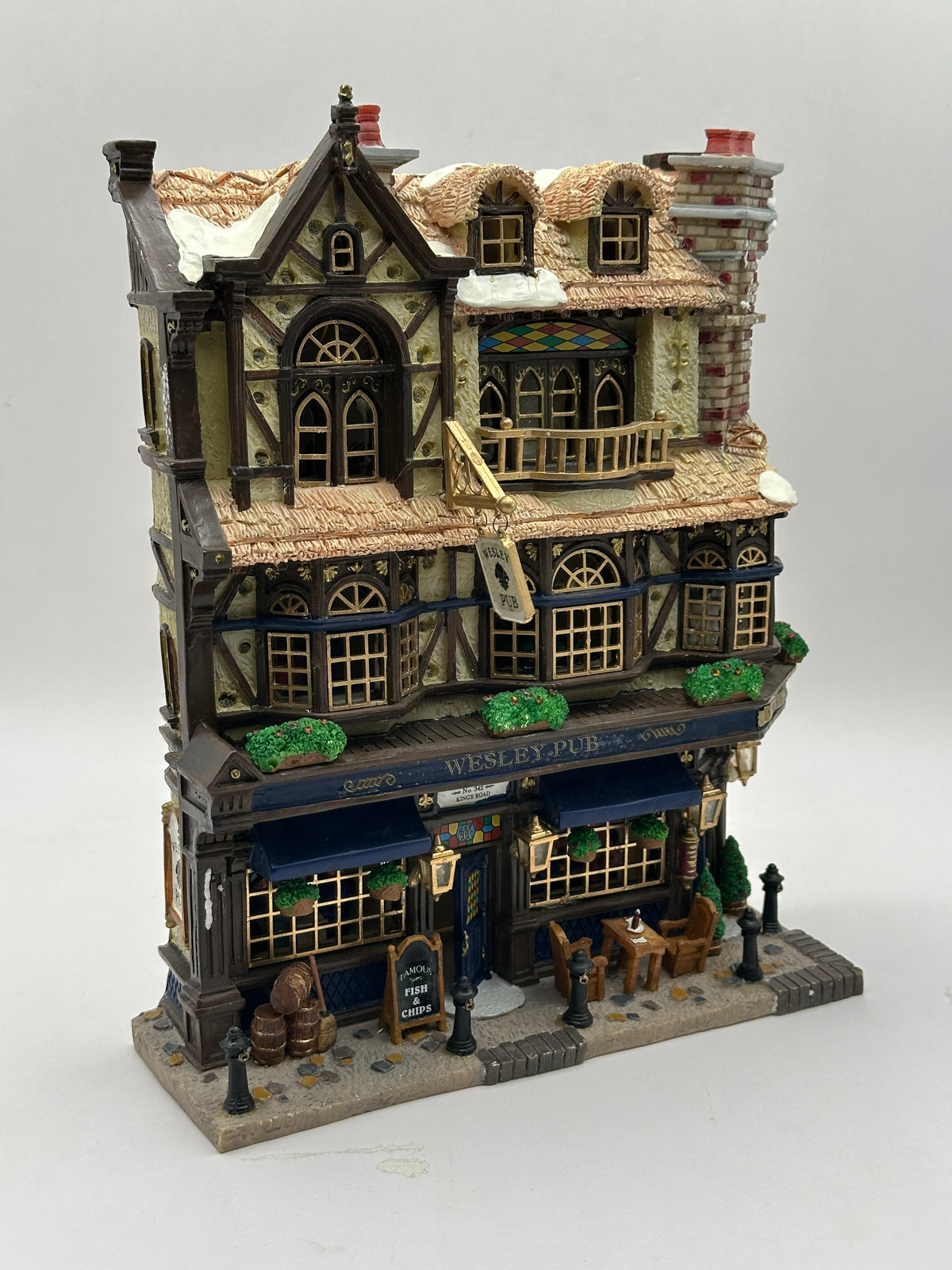 Wesley Pub (Facade) | Lemax