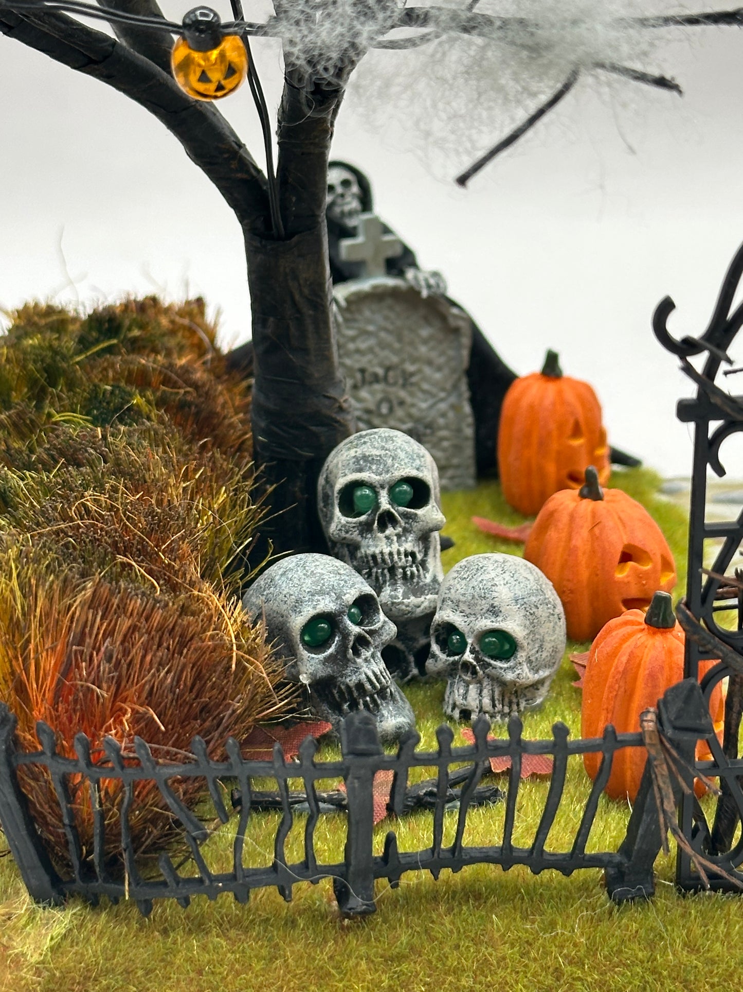 Department 56 - Haunted Front Yard - Snow Village Halloween