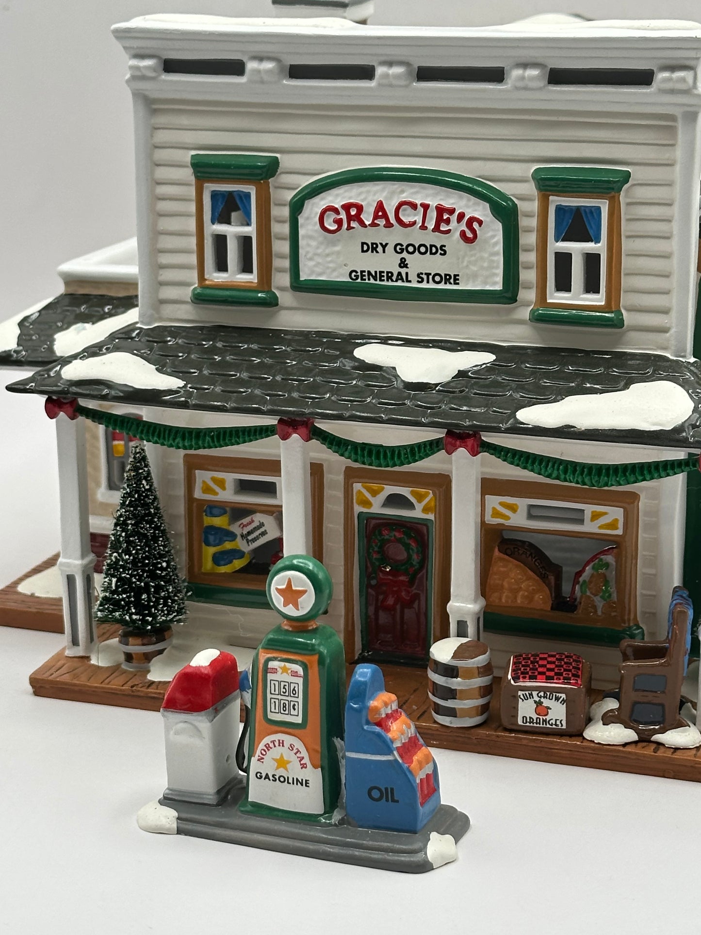 Department 56 - Gracie's Dry Goods & General Store - Original Snow Village