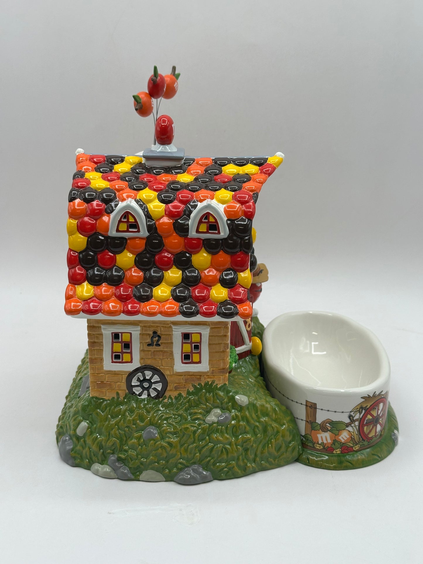 Department 56 - M&M's Harvest Barn Lighted House & Candy Dish