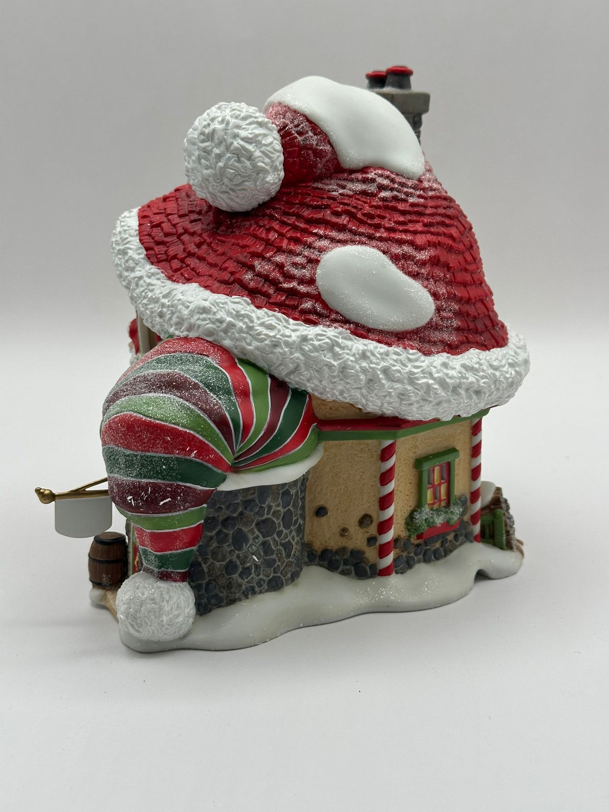 Department 56 - Santa's Hat Inn - North Pole Series