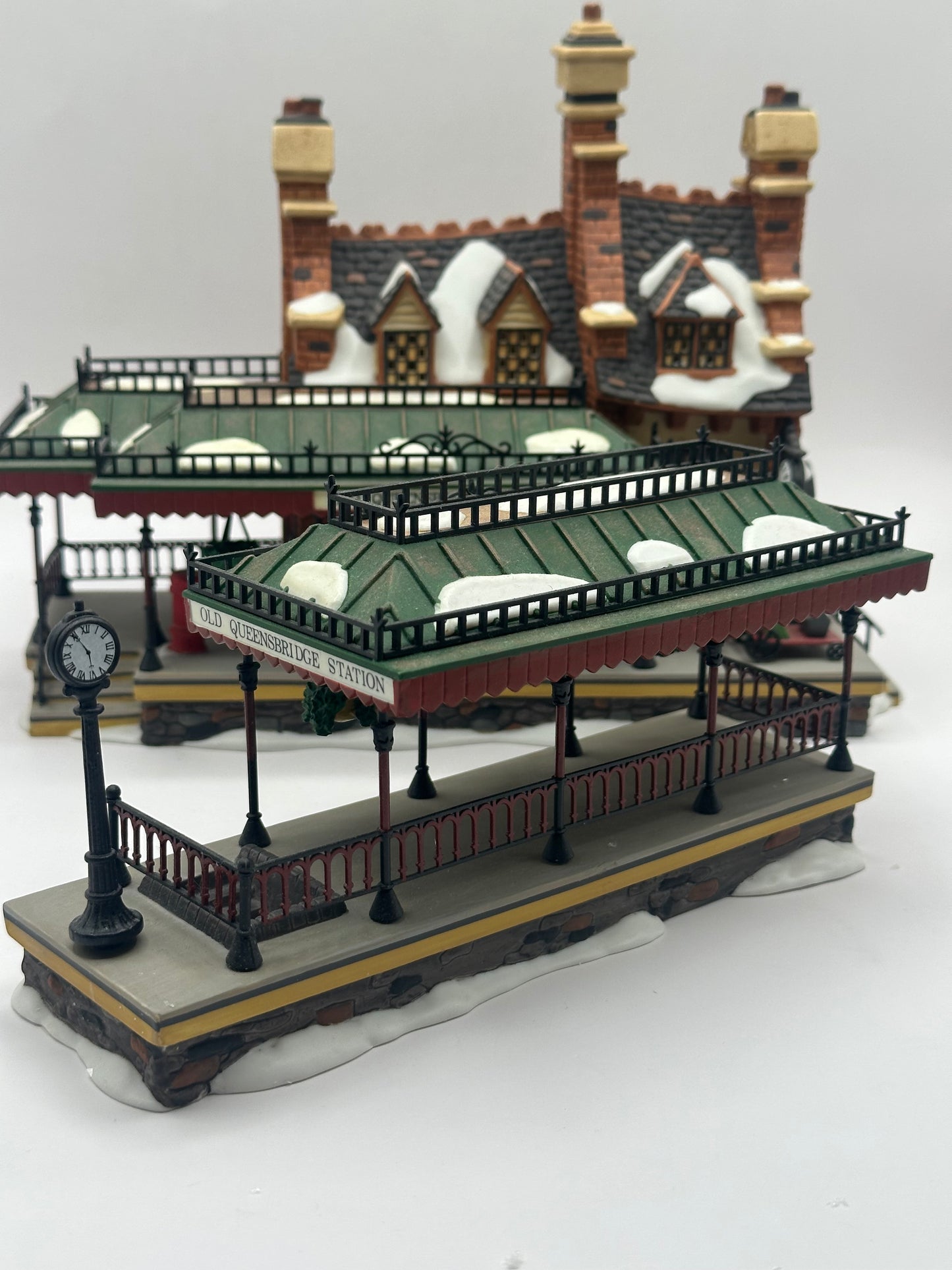 Department 56 - Old Queensbridge Station - Dickens' Village