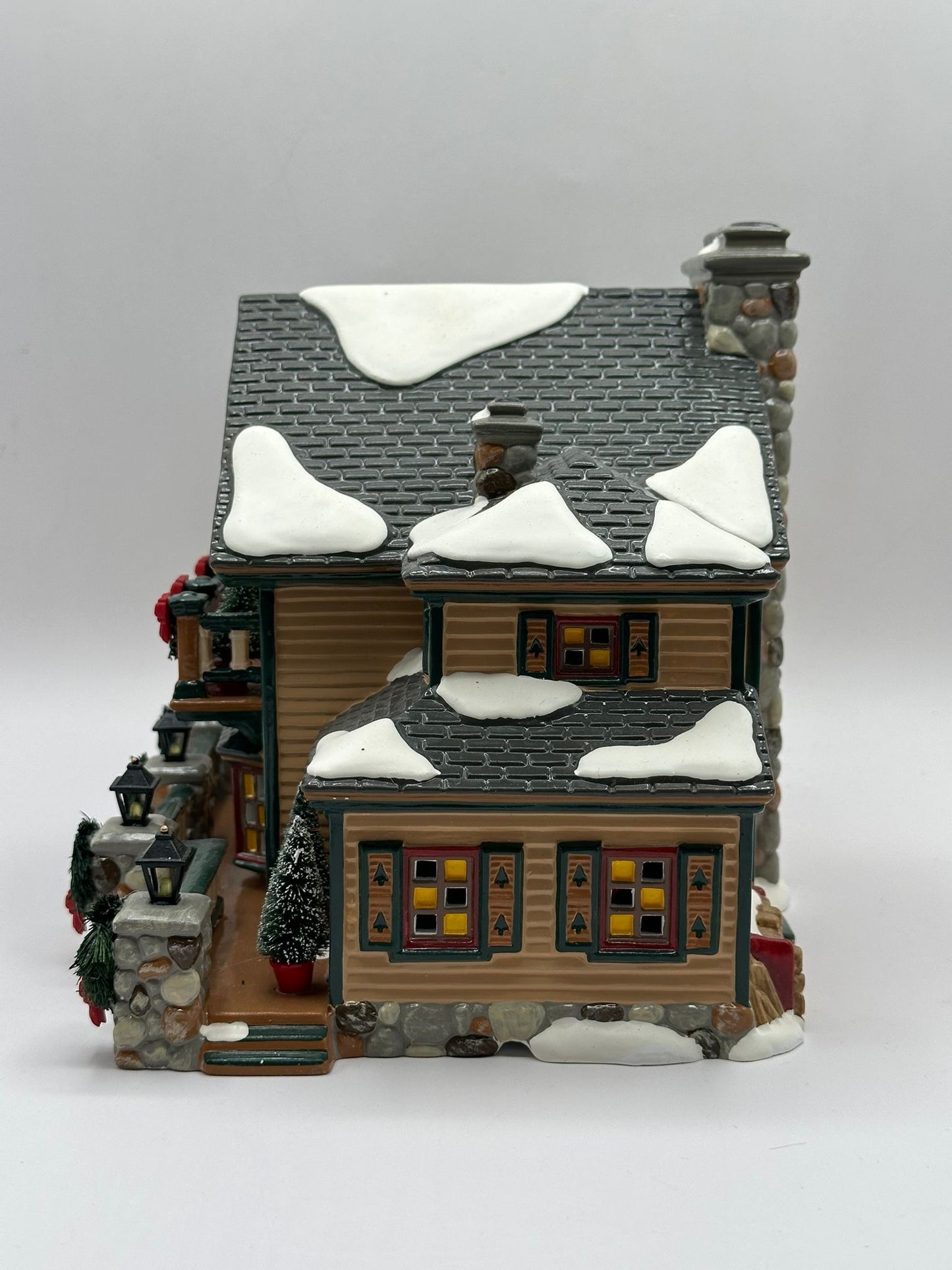 Department 56 - Christmas Lake Chalet - Original Snow Village