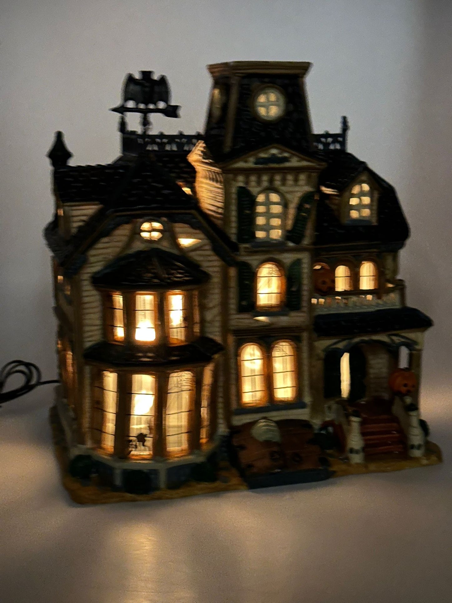 Lemax Spooky Town - Greaves Manor