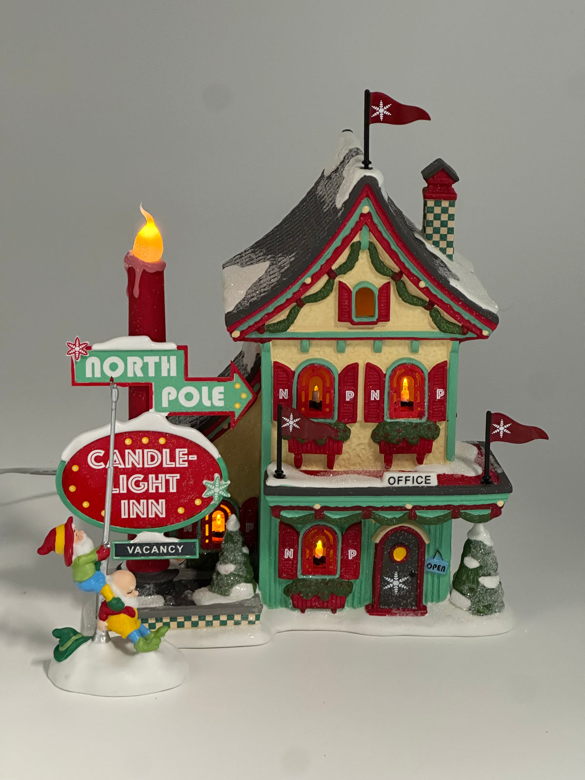 Department 56 - North Pole Welcoming Christmas Candle-Light Inn - North Pole Series