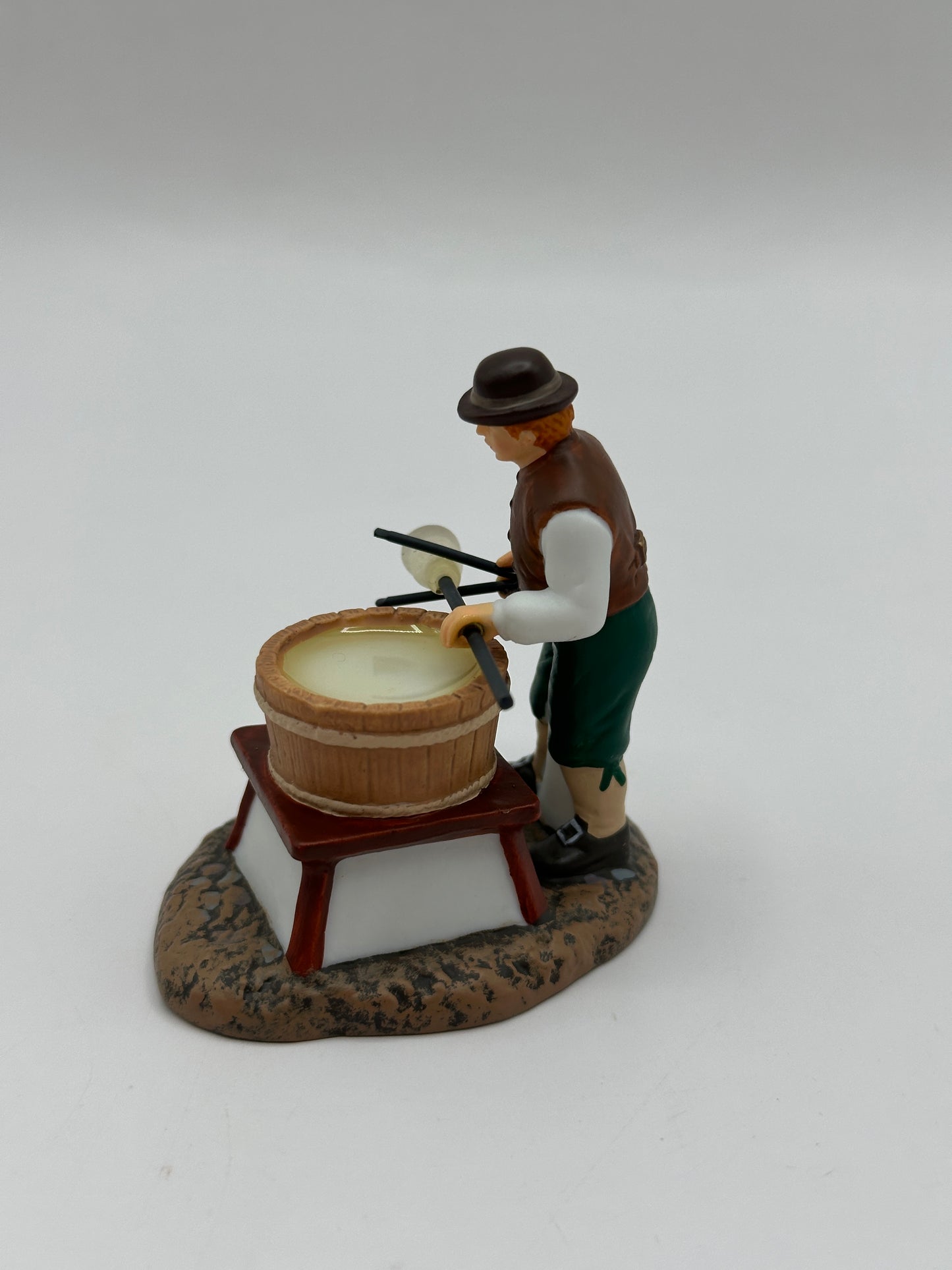 Department 56 - Glassworks Craftsman - New England Village