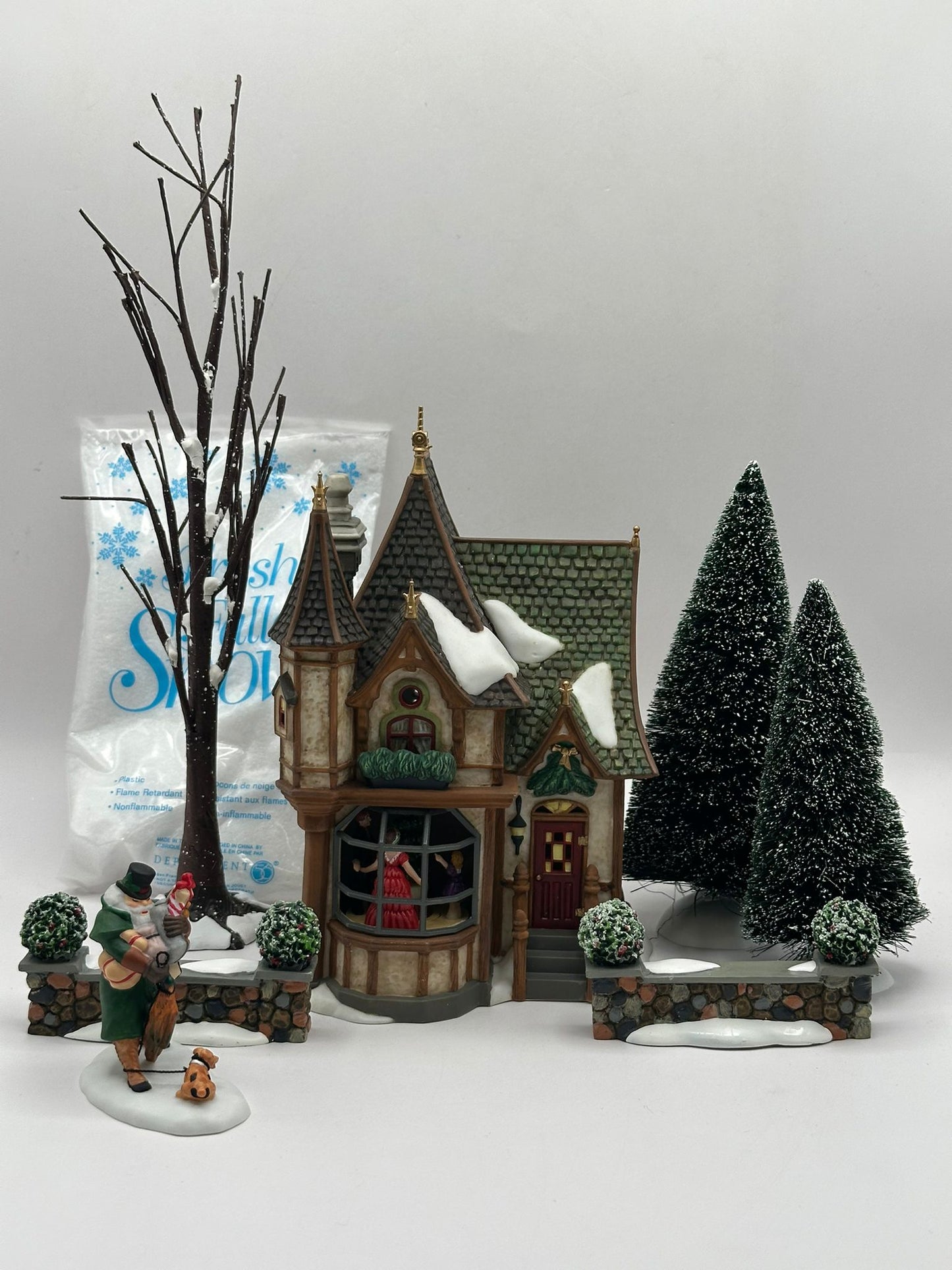 Department 56 - 1 Royal Tree Court - Dickens' Village
