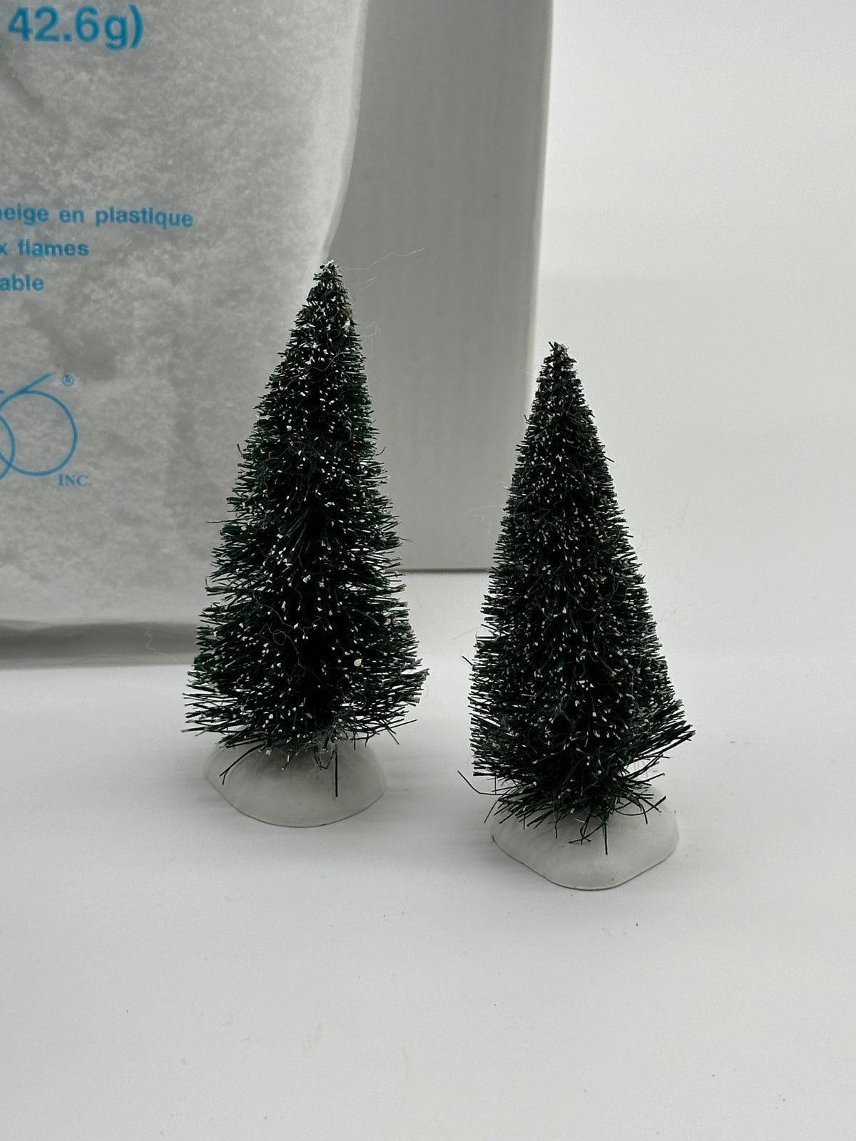 Department 56 - Village Landscape Starter Set - Village Accessories