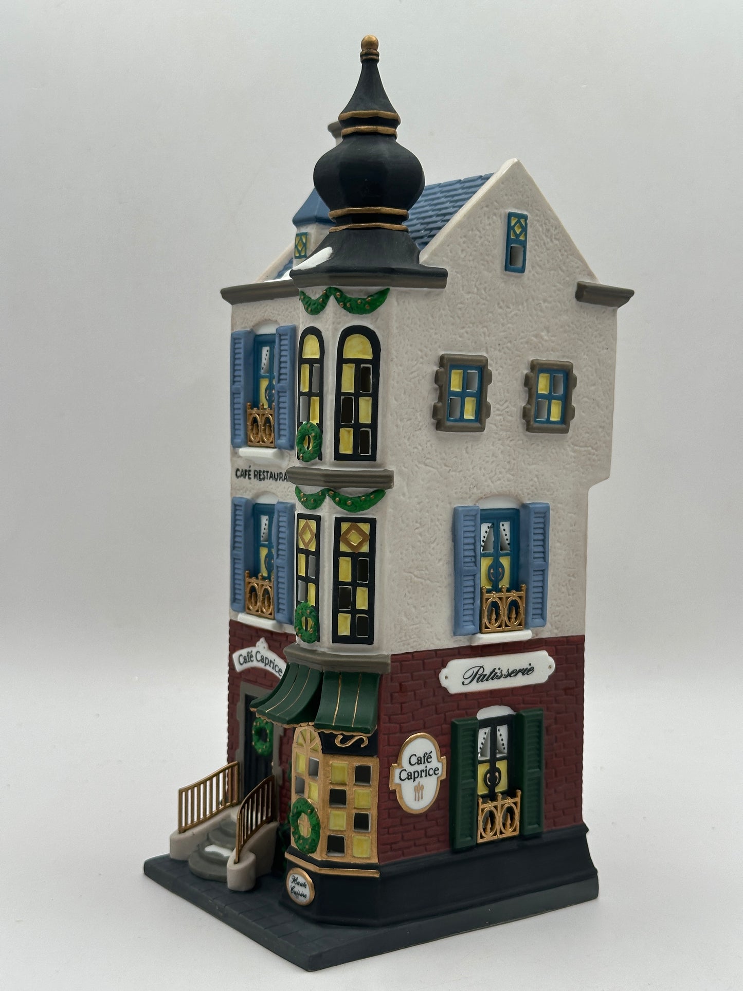 Department 56 - Cafe Caprice French Restaurant - Christmas in the City