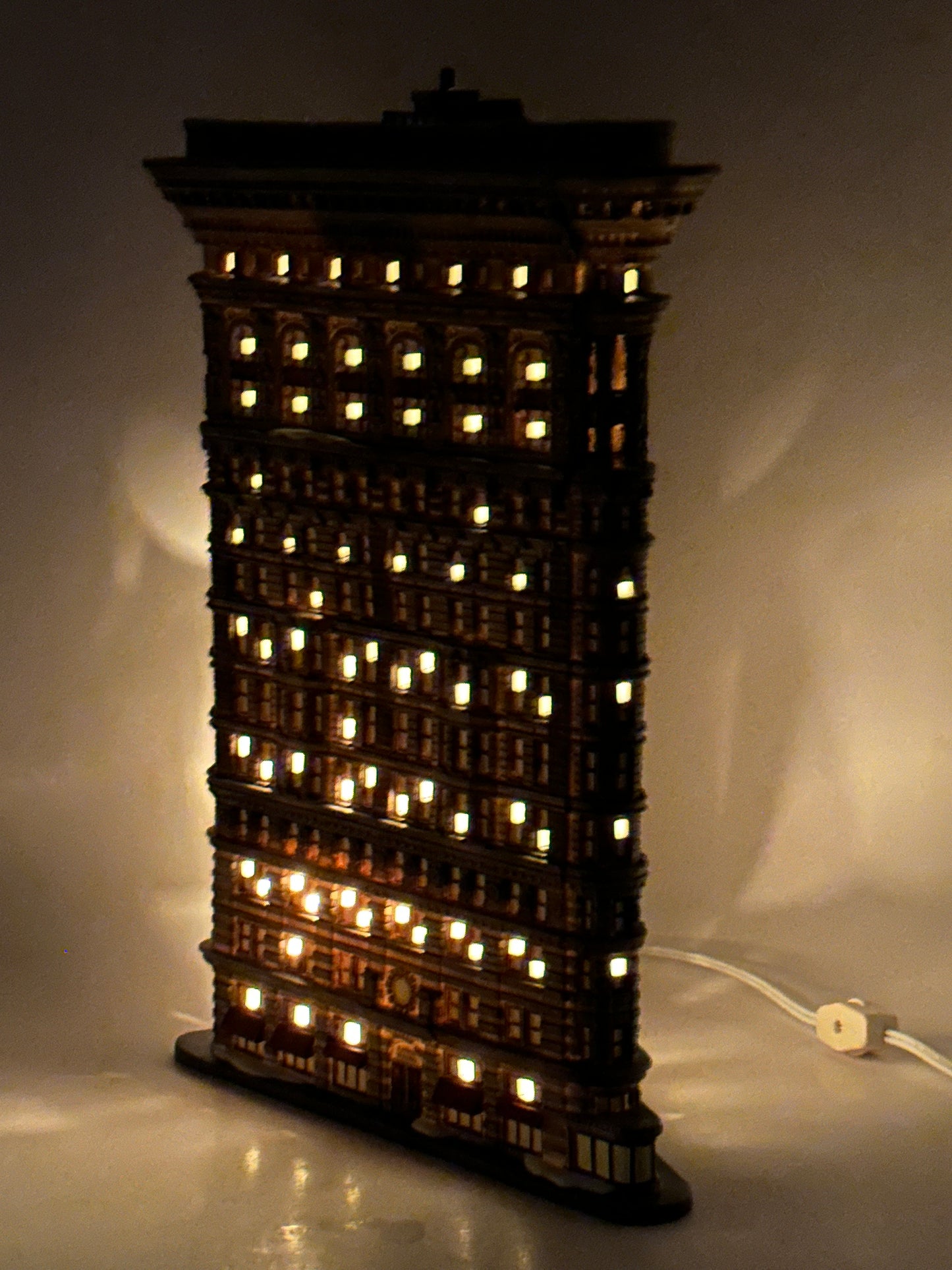Department 56 - Flatiron Building - Christmas in the City