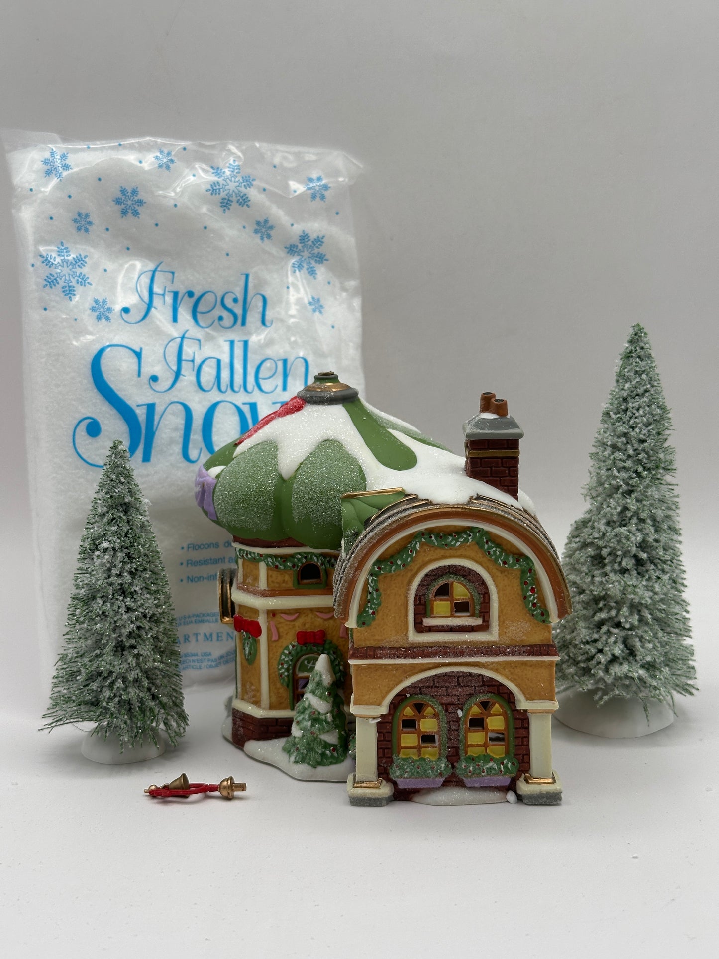 Department 56 - 'Elf Land' North Pole Beauty Shoppe - North Pole Series