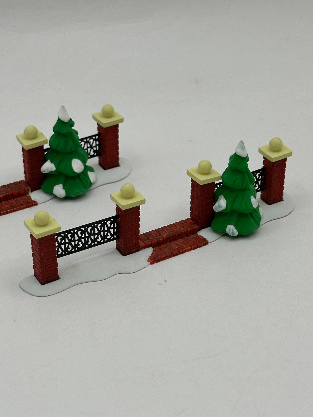 Department 56 - Courtyard Fence With Step - Village Accessories (Please Read)