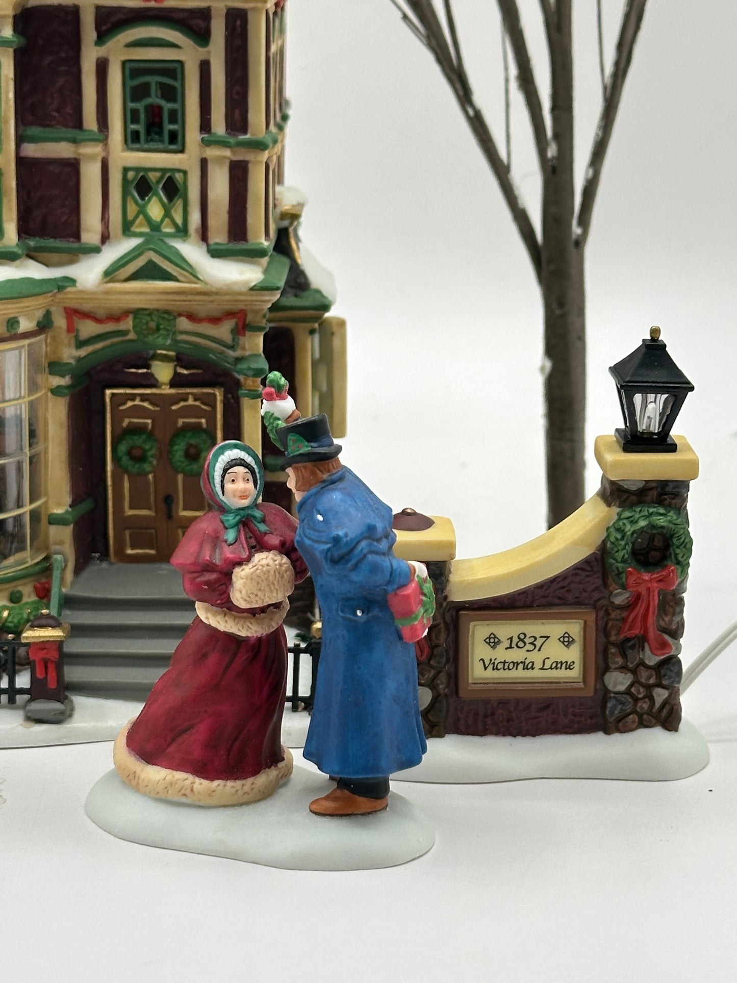 Department 56 - Victorian Family Christmas House - Dickens' Village