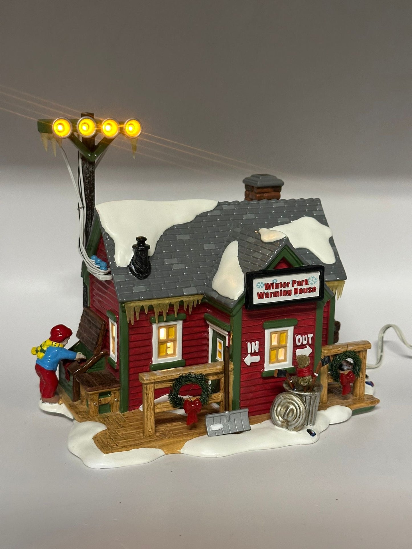 Department 56 - Winter Park Warming House - Original Snow Village