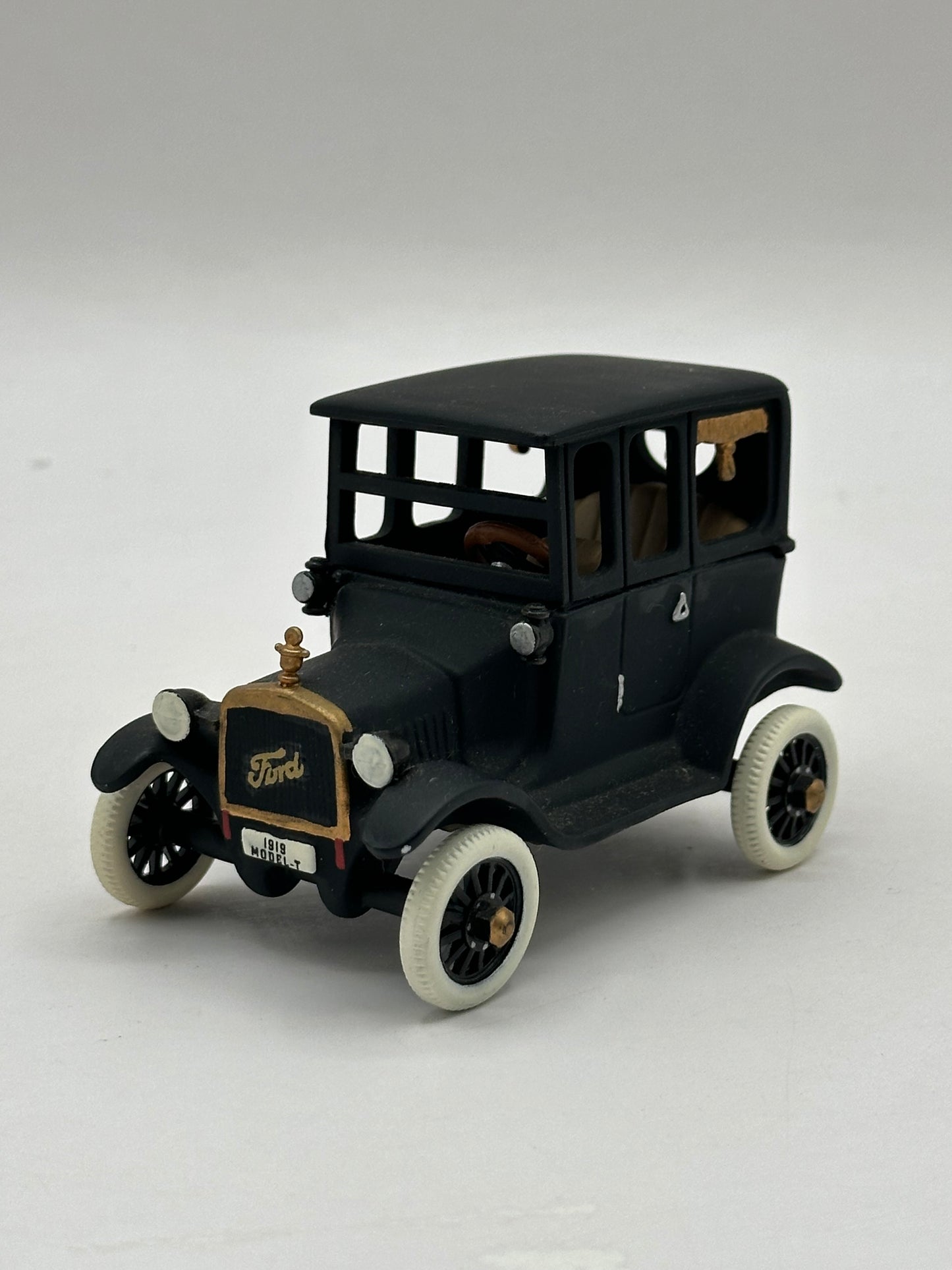 Department 56 - 1919 Ford Model-T - Christmas in the City