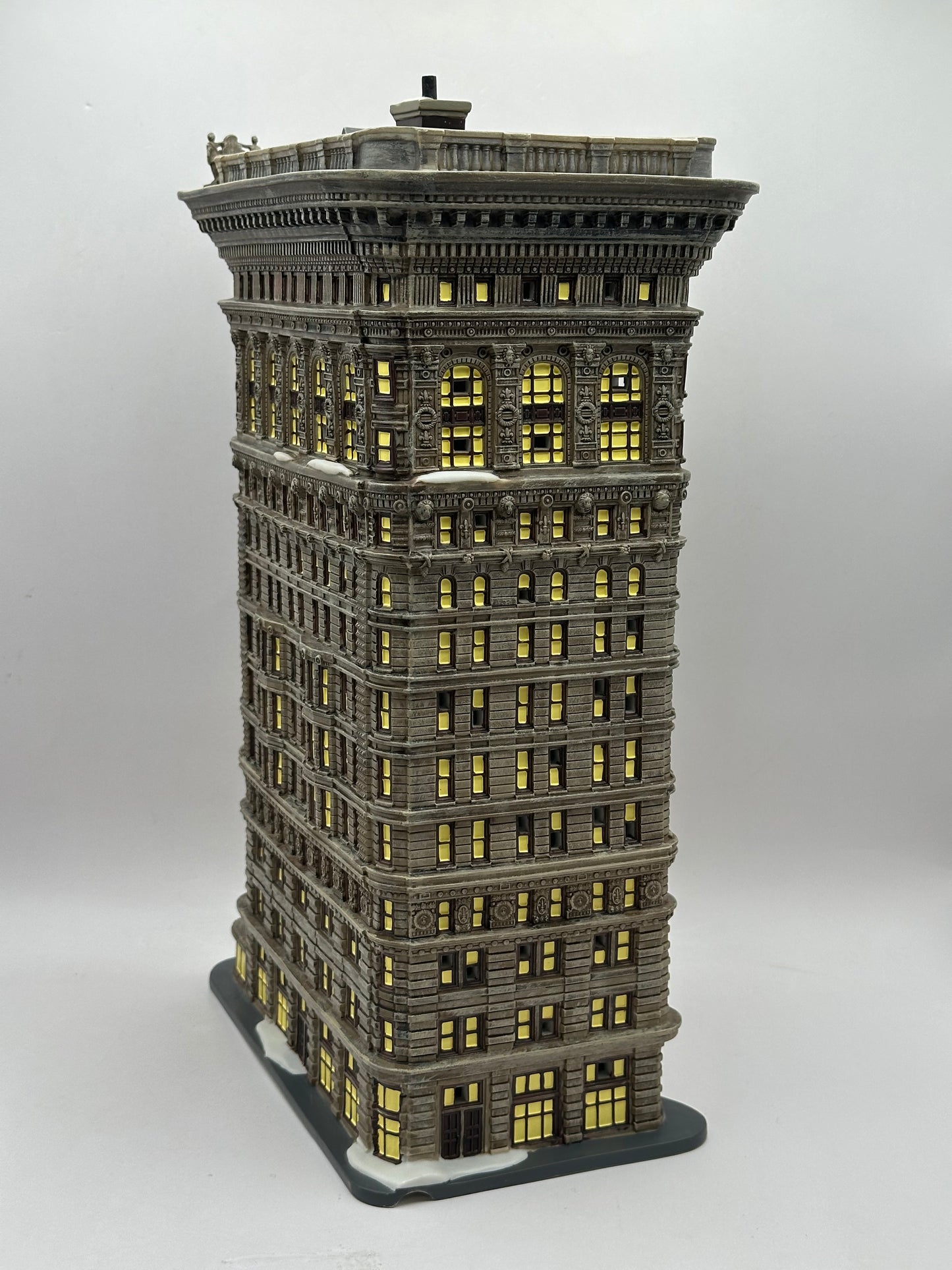 Department 56 - Flatiron Building - Christmas in the City