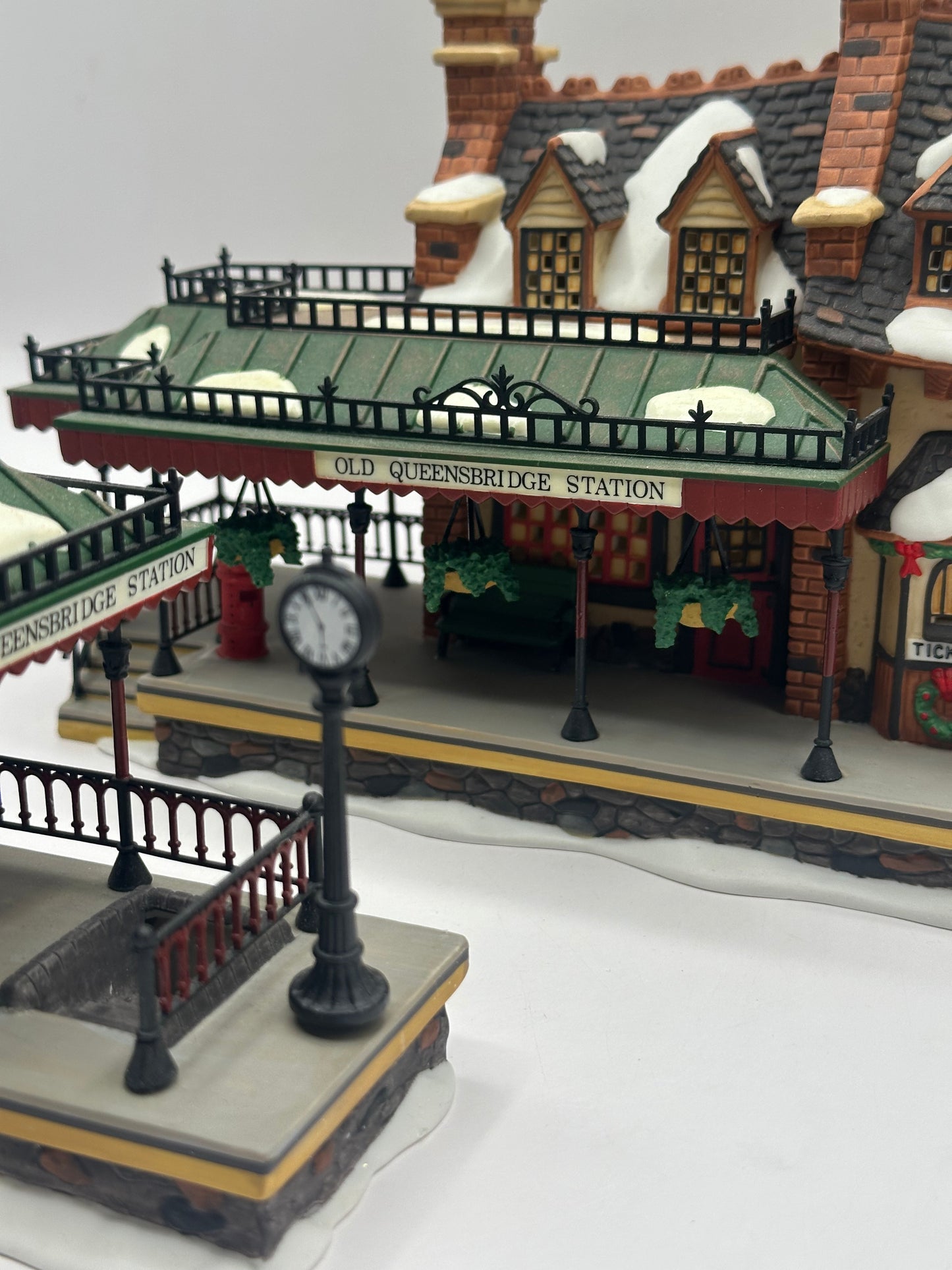 Department 56 - Old Queensbridge Station - Dickens' Village