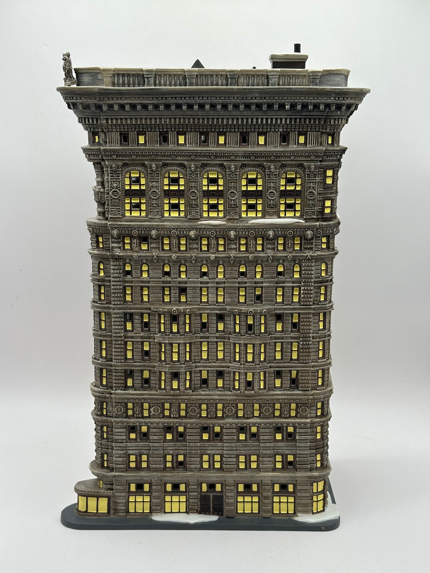 Department 56 - Flatiron Building - Christmas in the City