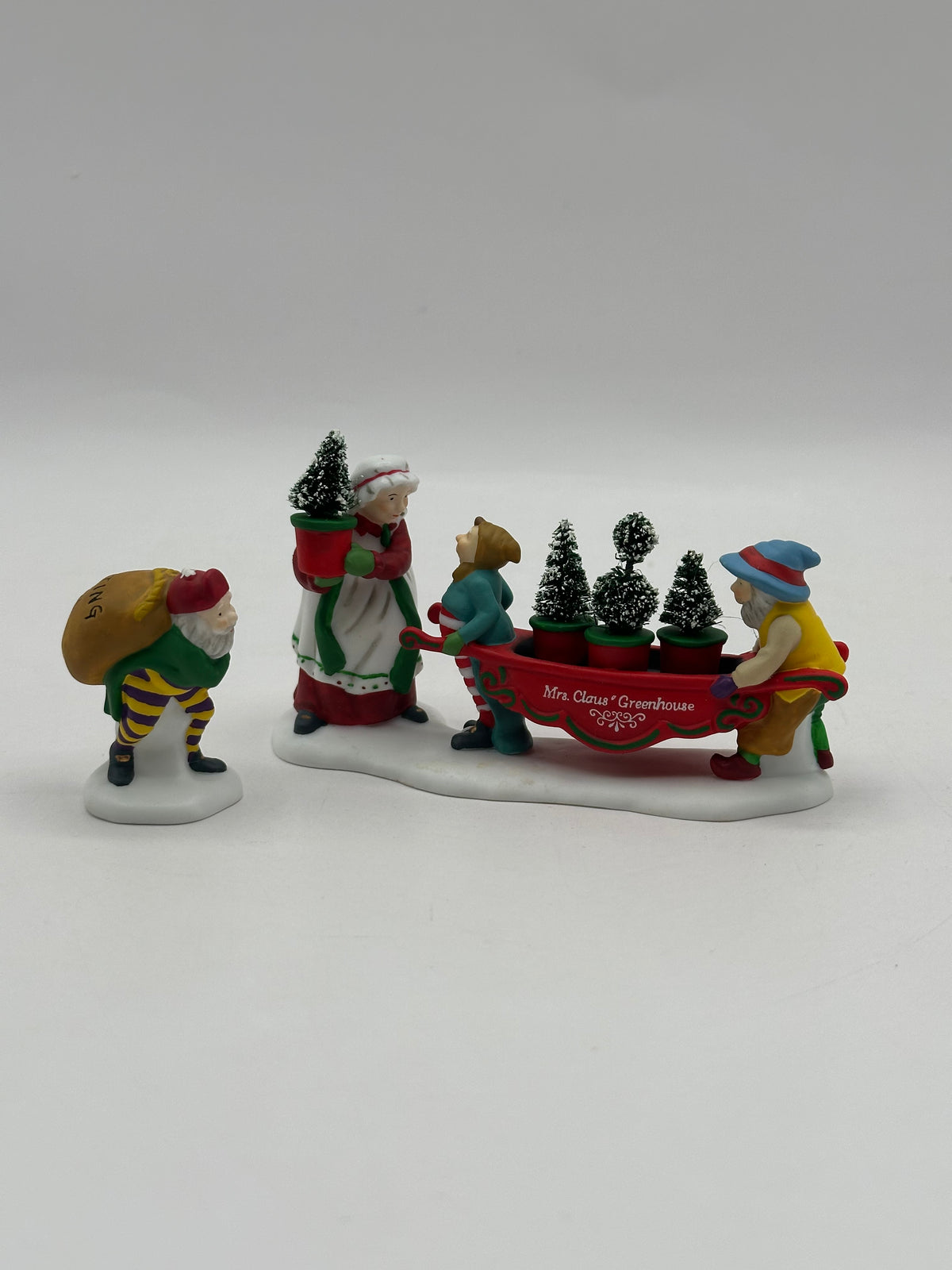 Department 56 - Delivering The Christmas Greens - North Pole Series
