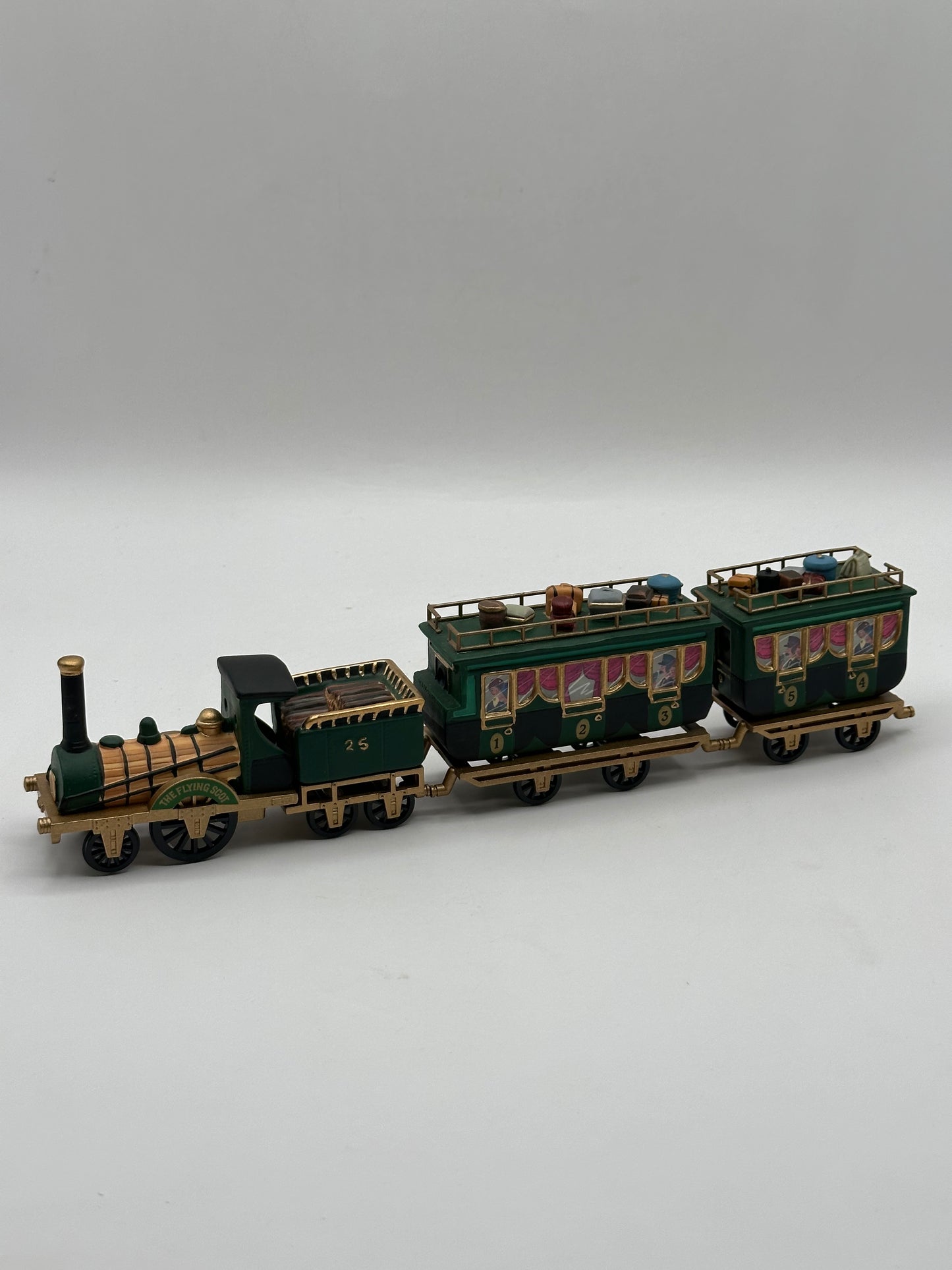 Department 56 - 'The Flying Scot' Train - Dickens' Village