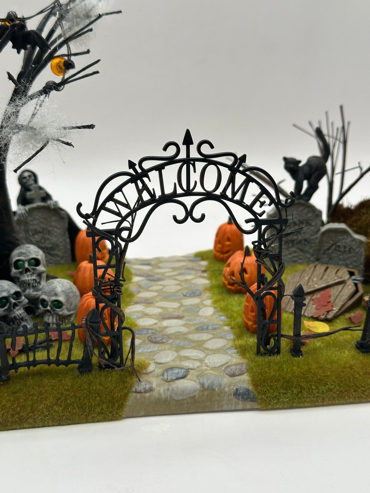Department 56 - Haunted Front Yard - Snow Village Halloween