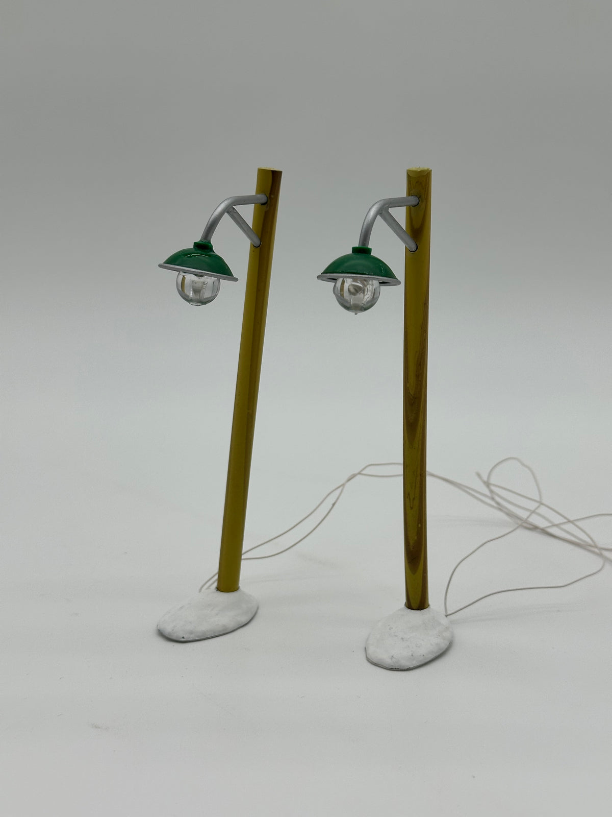 Department 56 - Country Road Lampposts - Village Accessories