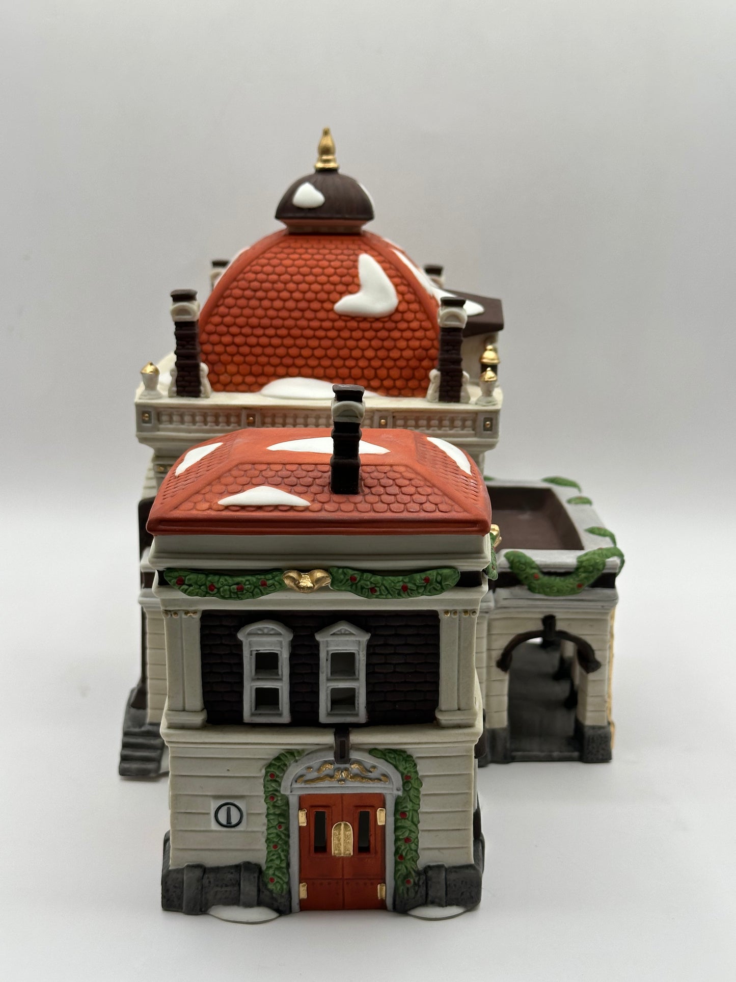 Department 56 - Victoria Station - Dickens' Village