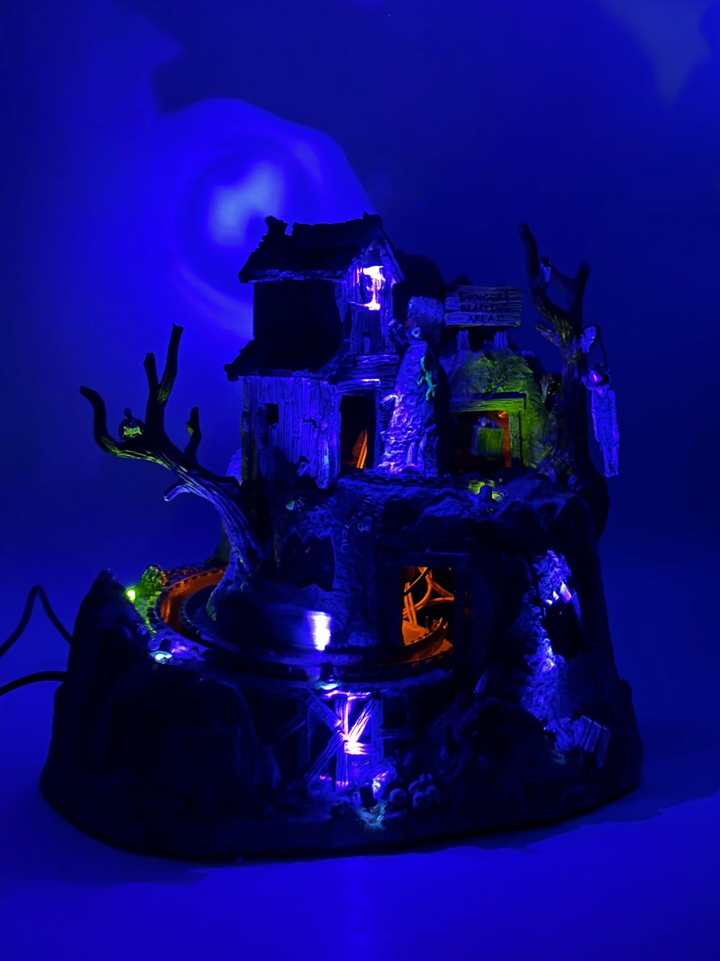 Lemax Spooky Town - Dead Man's Mine