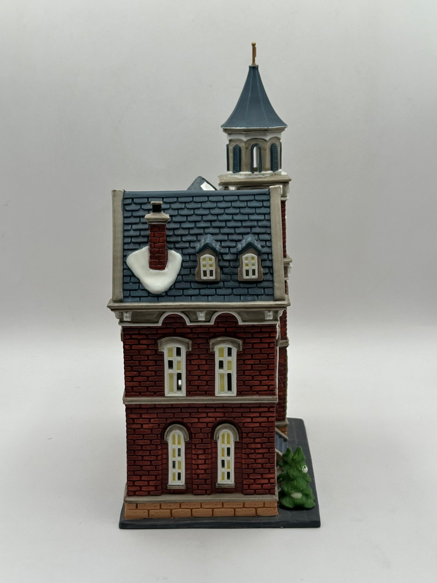 Department 56 - Brighton School - Christmas in the City