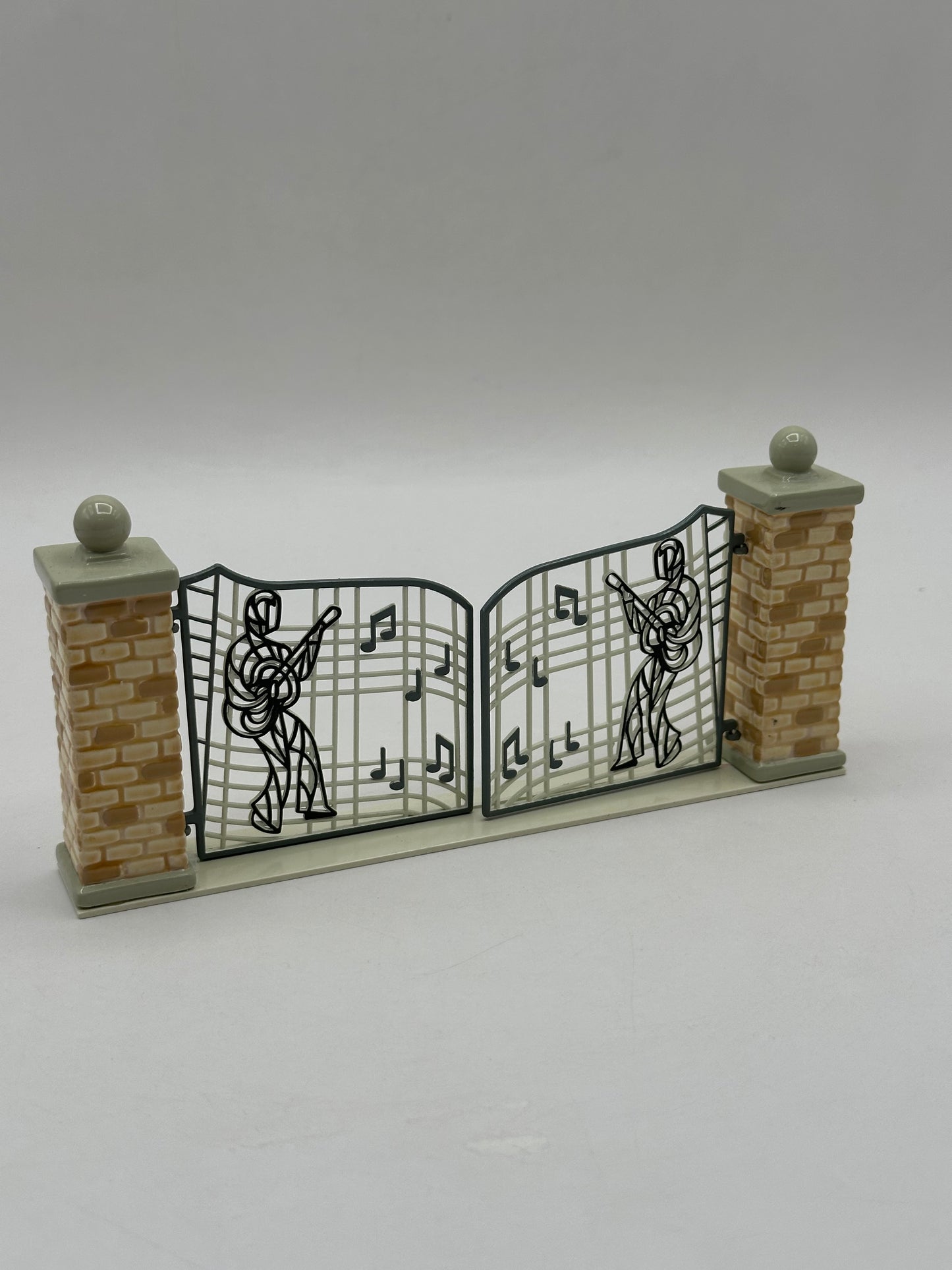 Department 56 - Elvis Presley's Graceland Gift Set - Original Snow Village