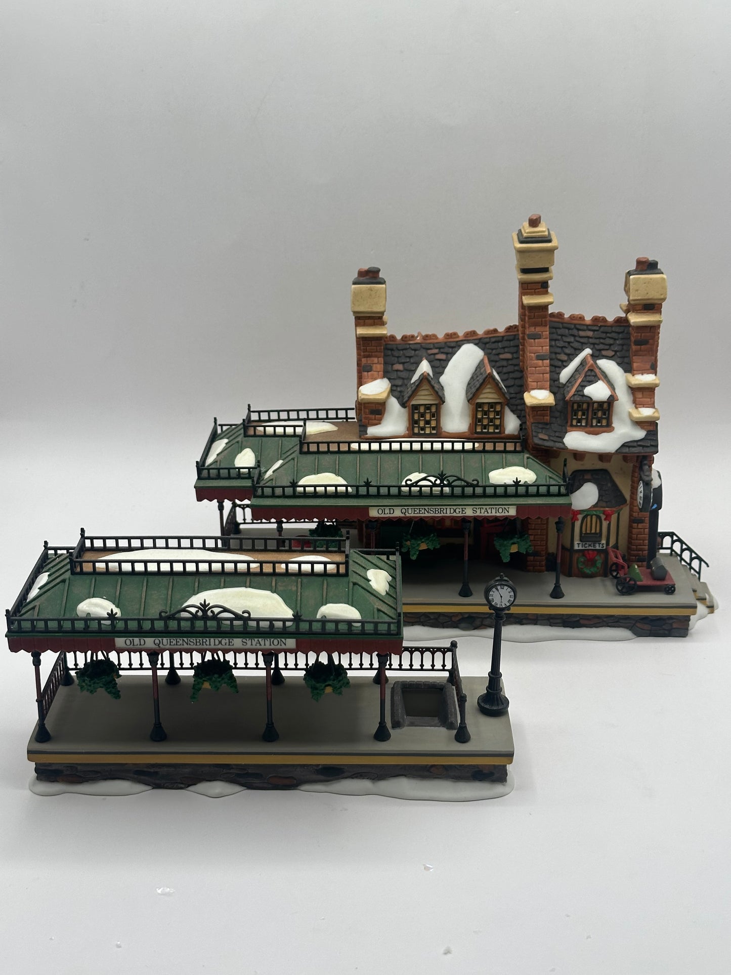Department 56 - Old Queensbridge Station - Dickens' Village