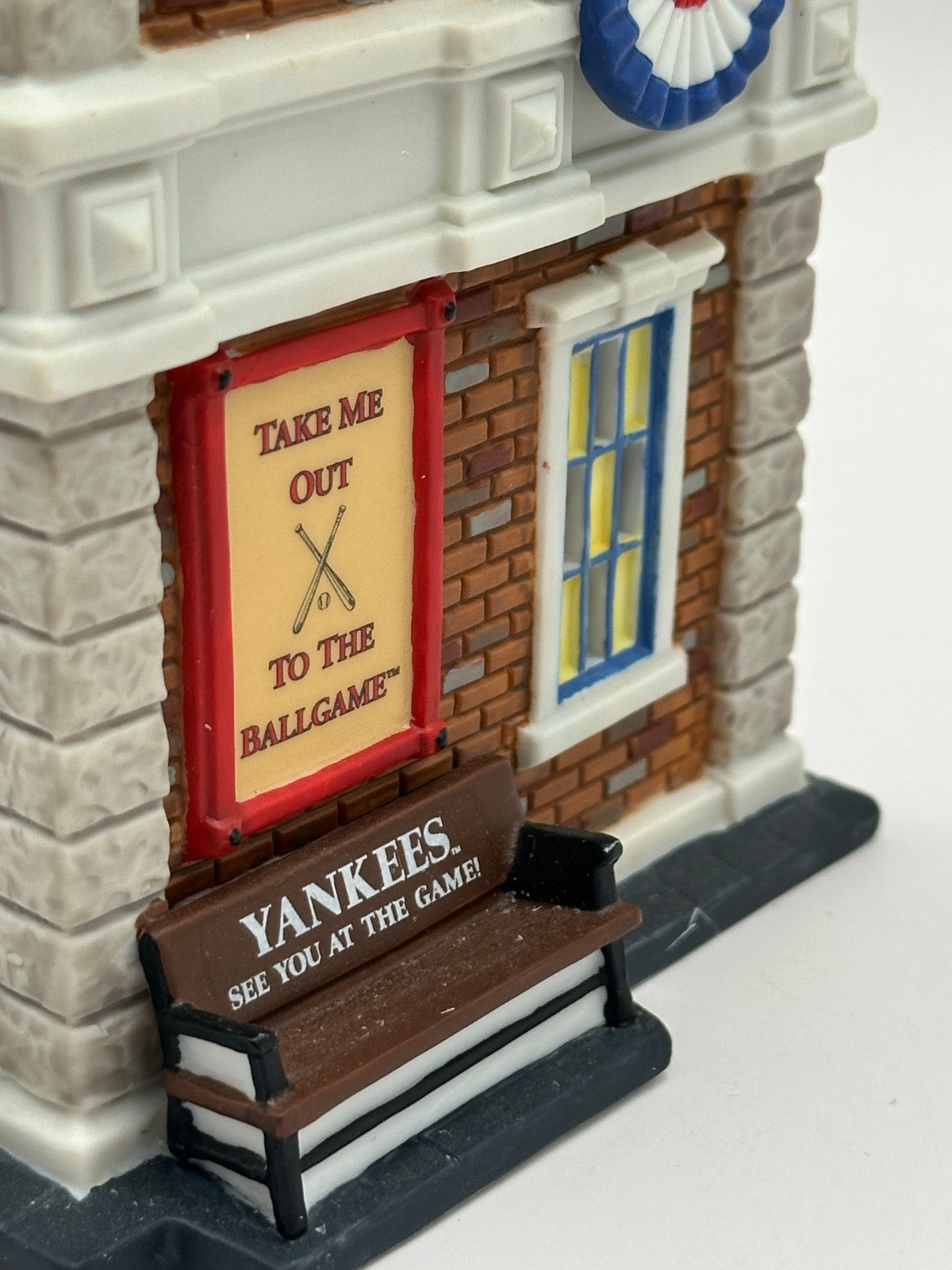 Department 56 - New York Yankees Souvenir Shop - Christmas in the City